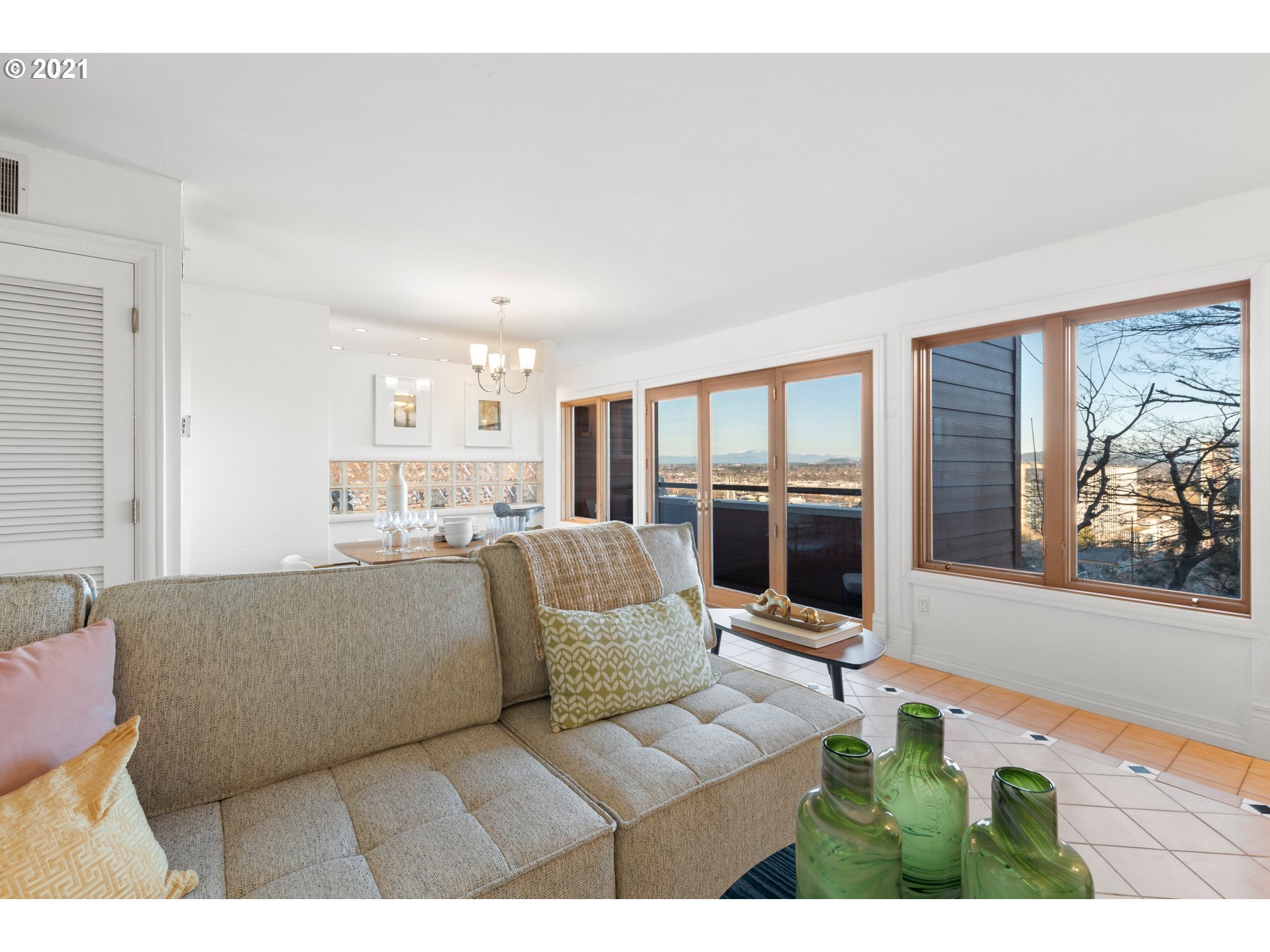 Photo #4: 21107730 Listing 