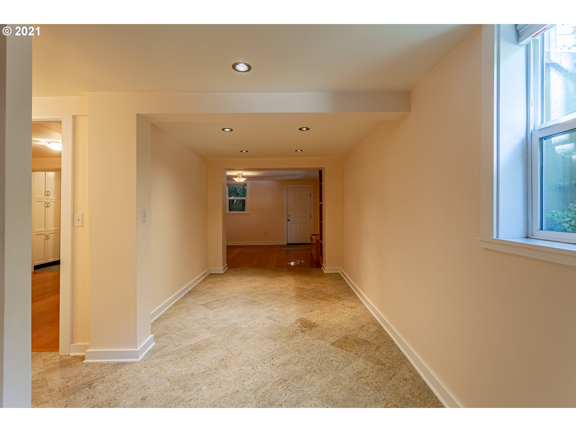 Photo #6: 21113701 Listing 