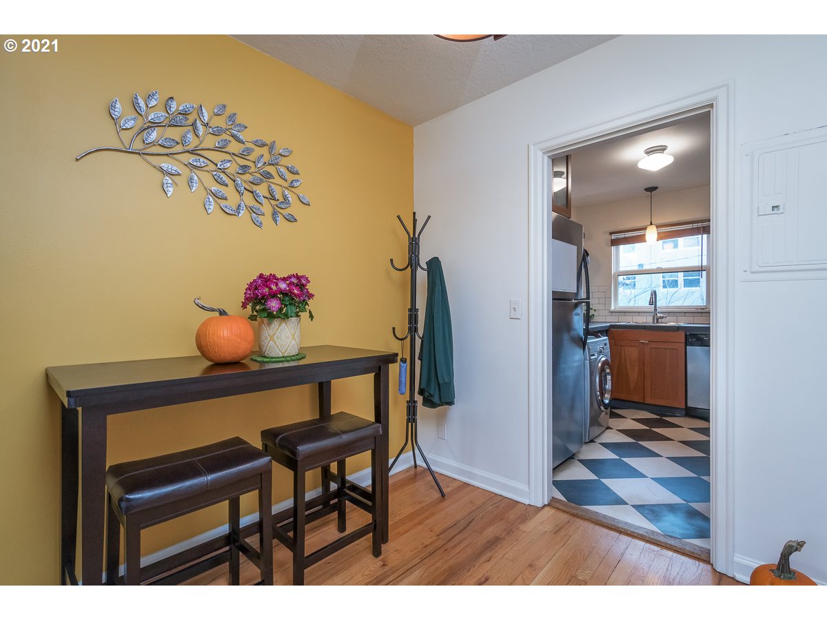 Photo #6: 21114304 Listing 