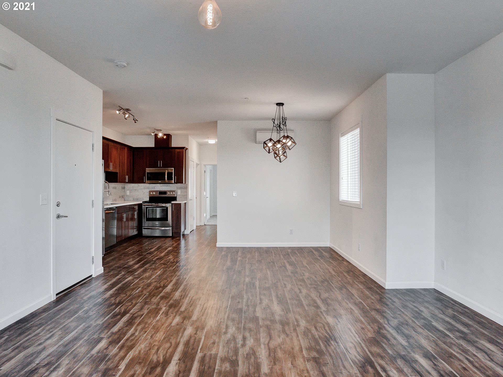 Photo #4: 21114719 Listing 