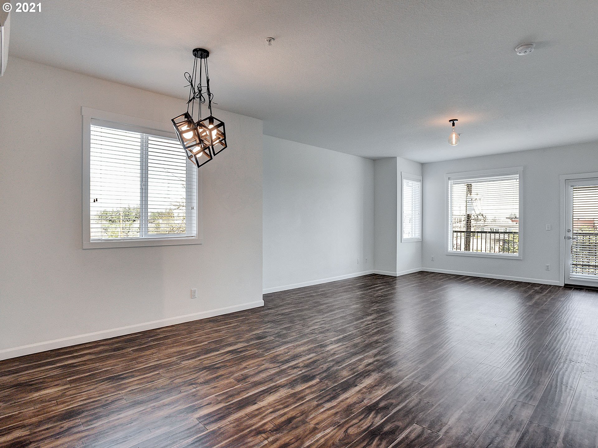 Photo #5: 21114719 Listing 