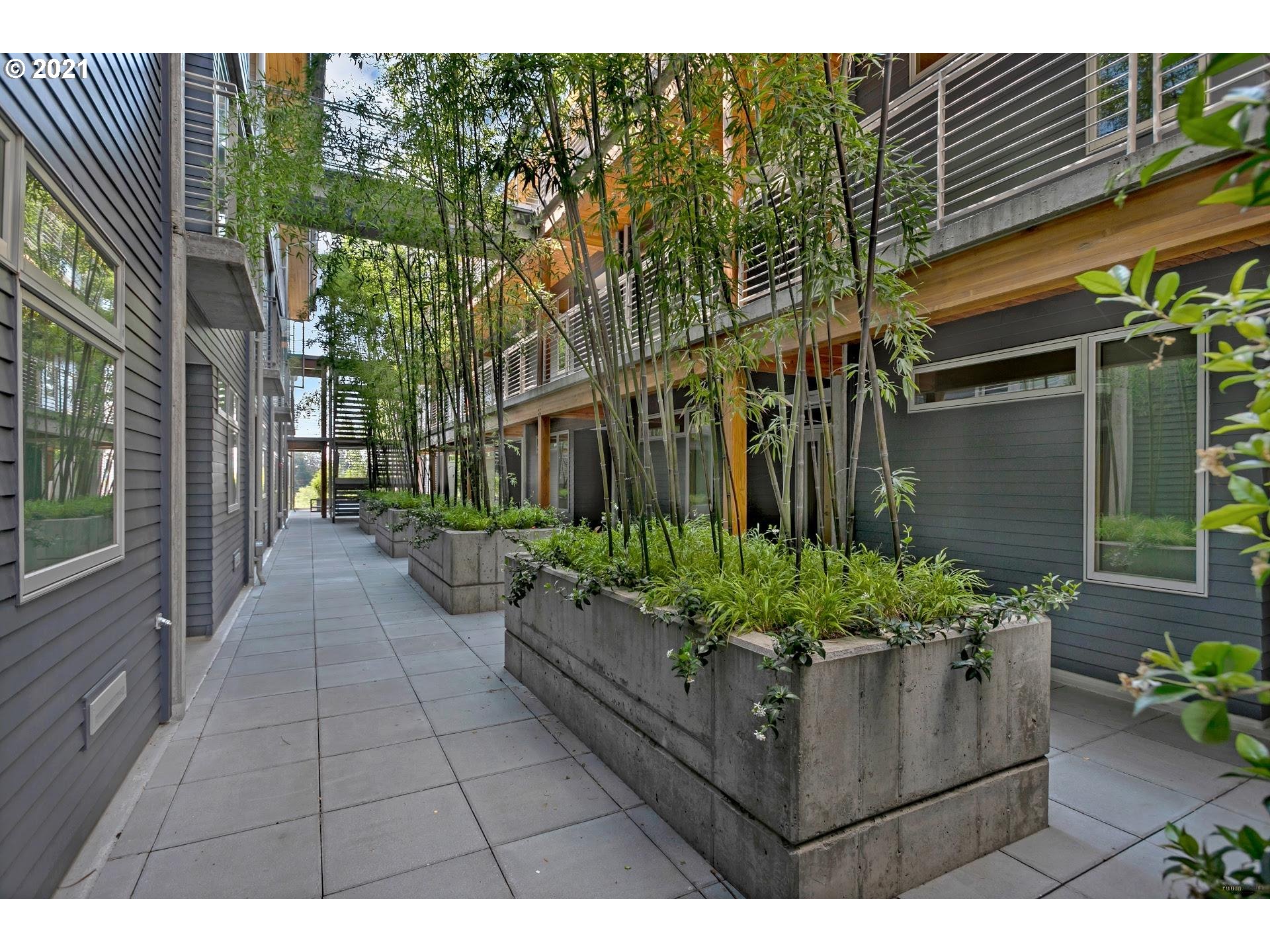Photo #3: 21120951 Listing 