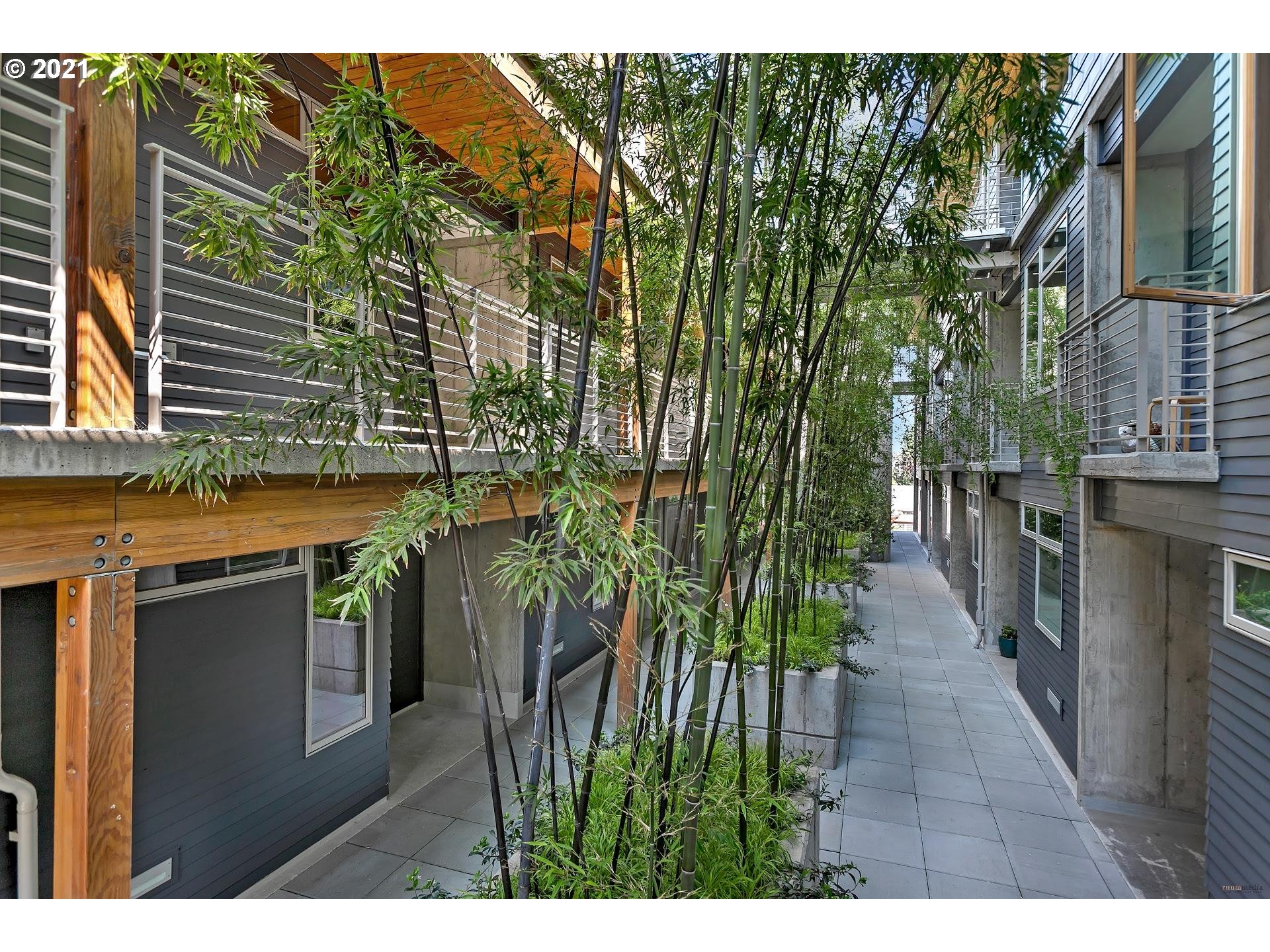 Photo #4: 21120951 Listing 