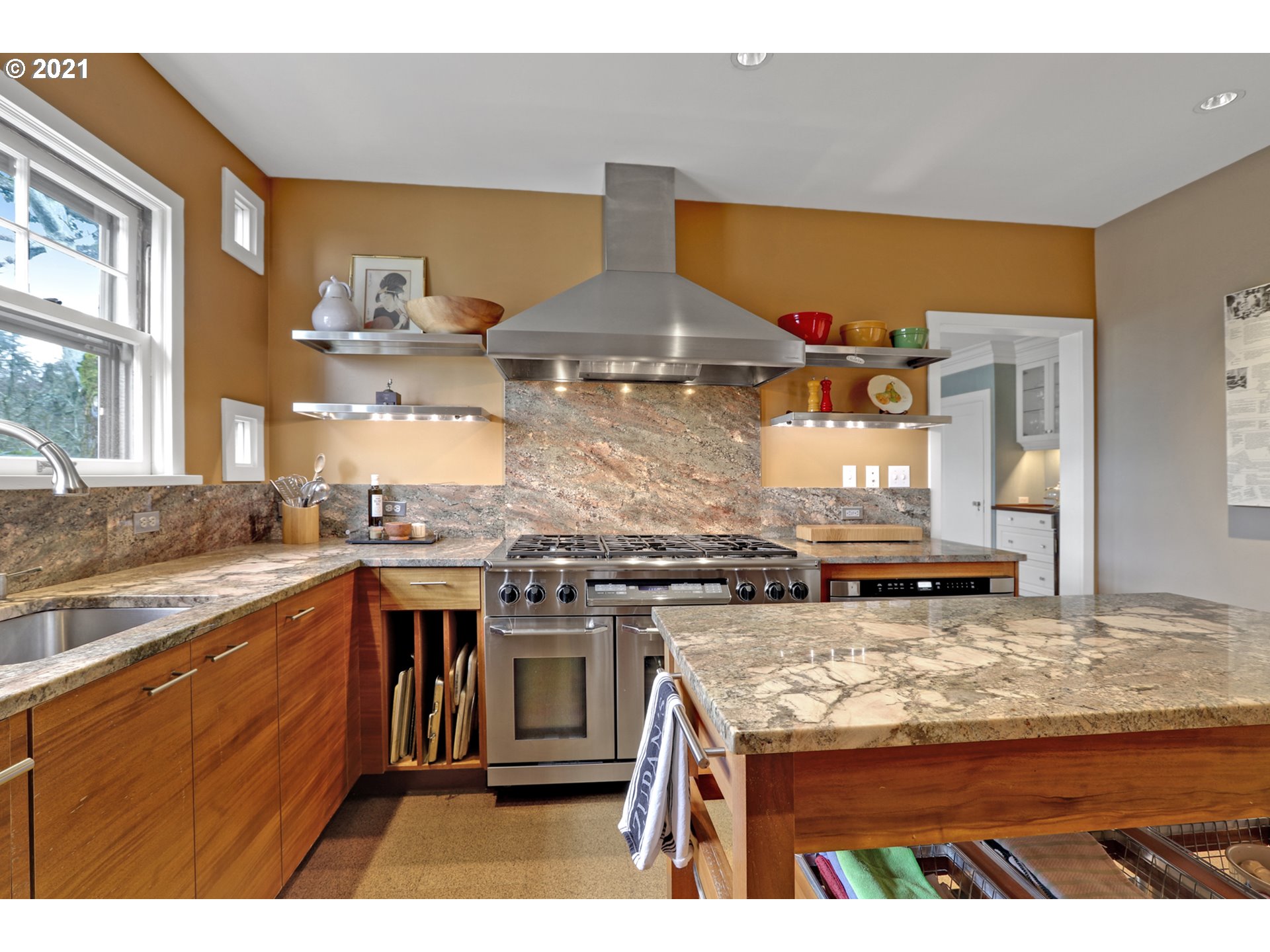 Photo #5: 21122363 Listing 