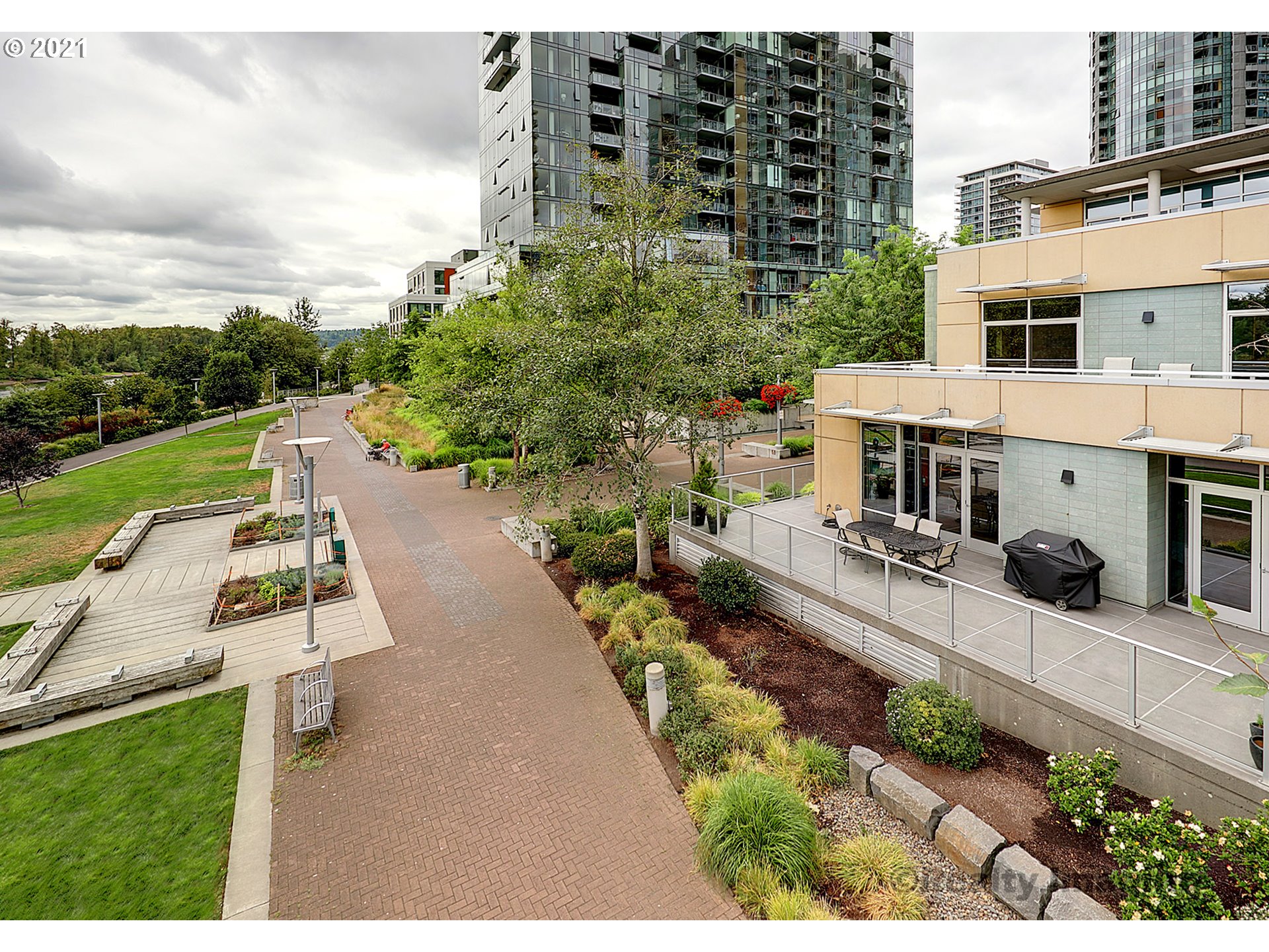 Photo #3: 21124943 Listing 
