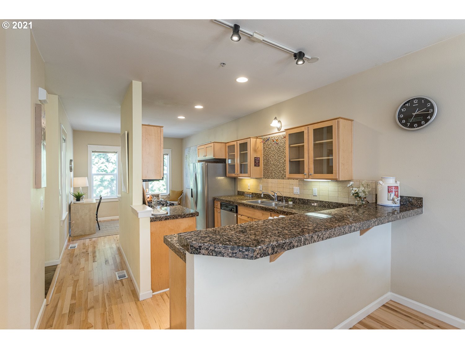 Photo #5: 21125160 Listing 