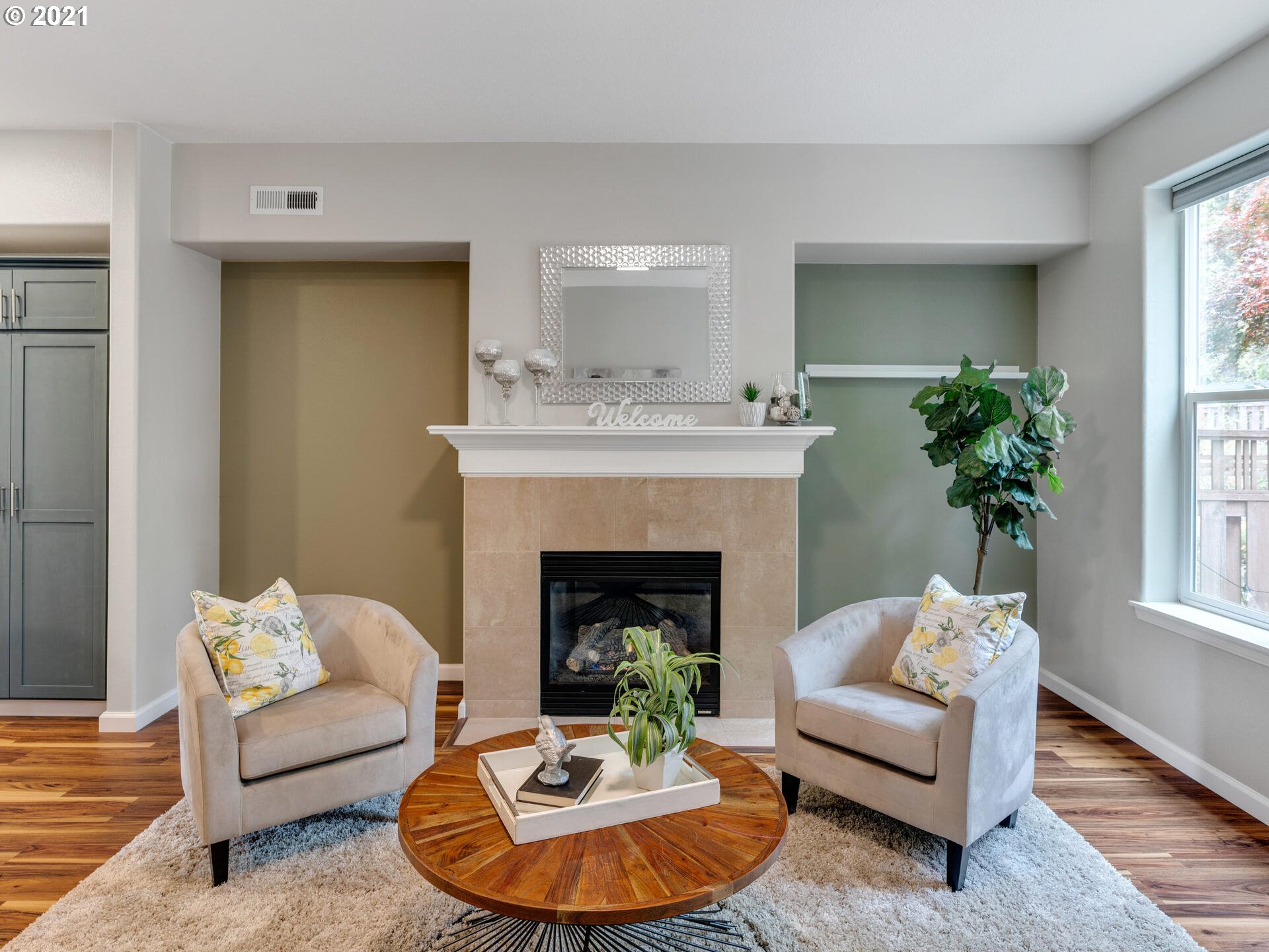 Photo #5: 21125647 Listing 