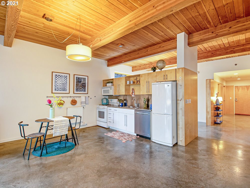 Photo #6: 21125648 Listing 