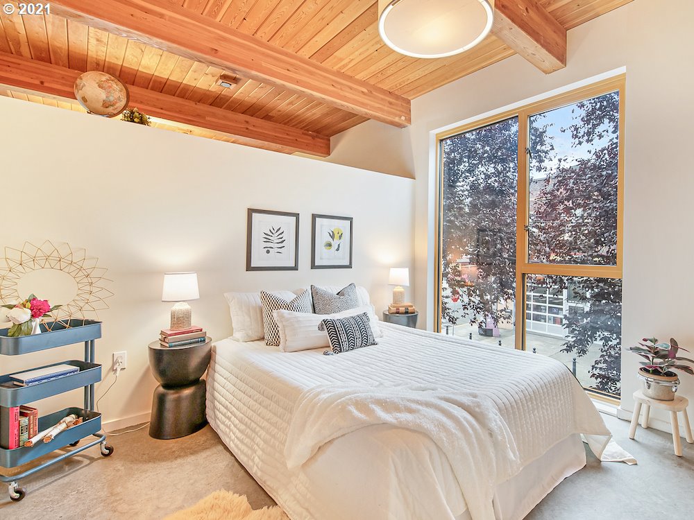 Photo #5: 21125648 Listing 