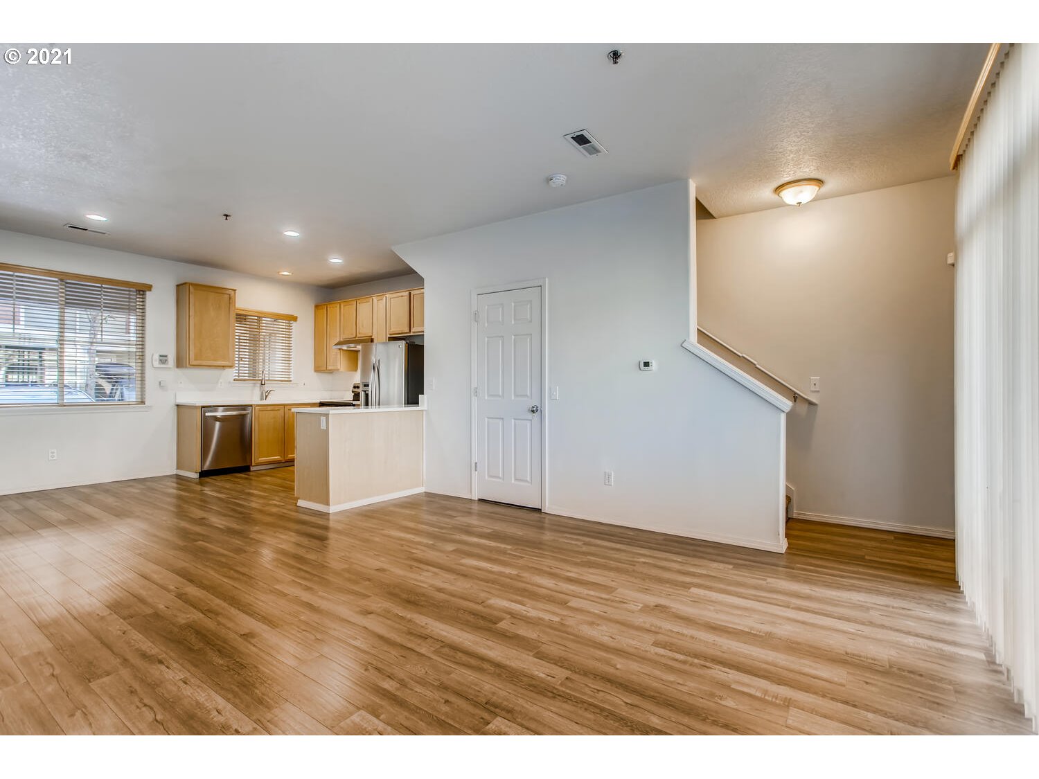 Photo #5: 21126094 Listing 