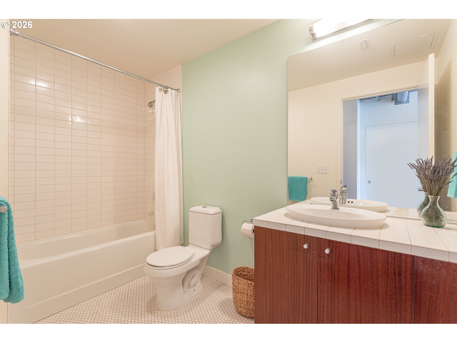 Photo #10: 211261947 Listing: Photo #10