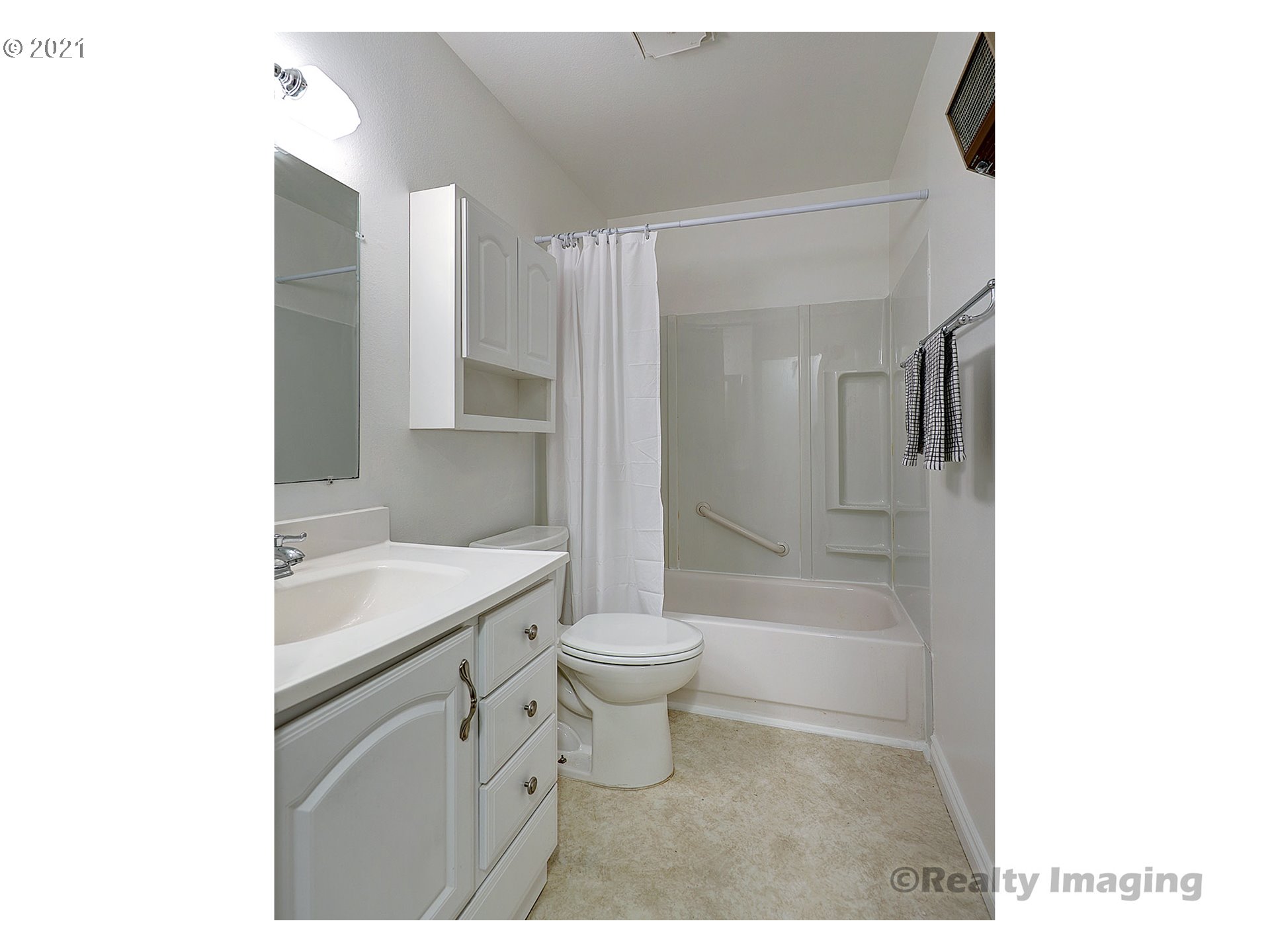 Photo #3: 21130353 Listing 