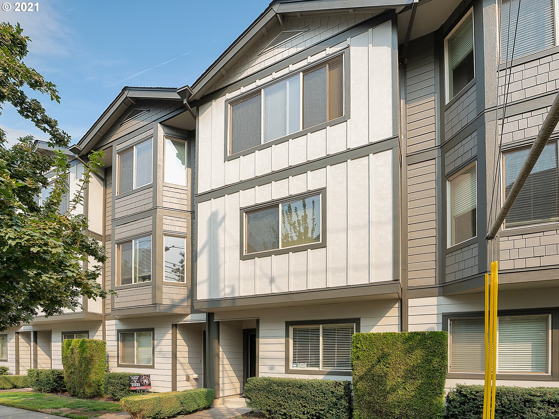 Photo #2: 21131255 Listing 