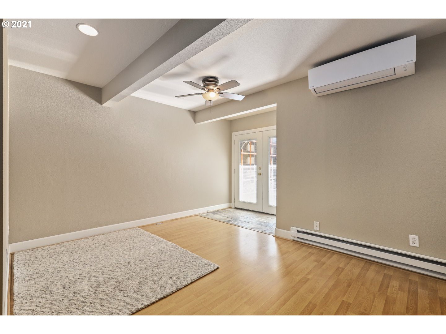Photo #6: 21133089 Listing 