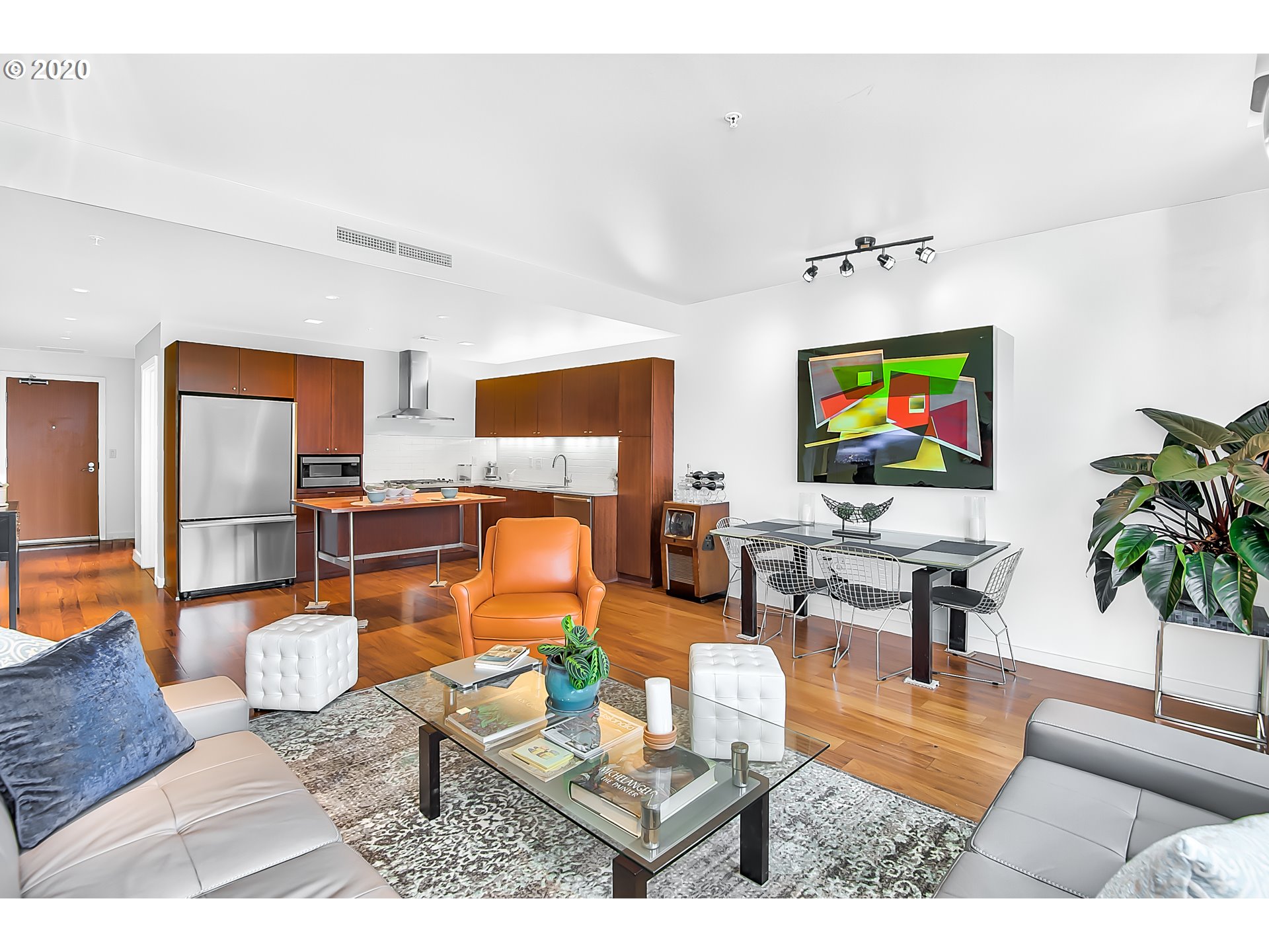 Photo #5: 21133794 Listing 