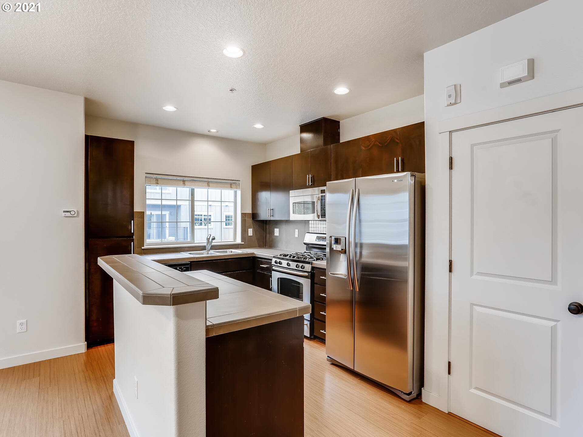 Photo #5: 21134250 Listing 