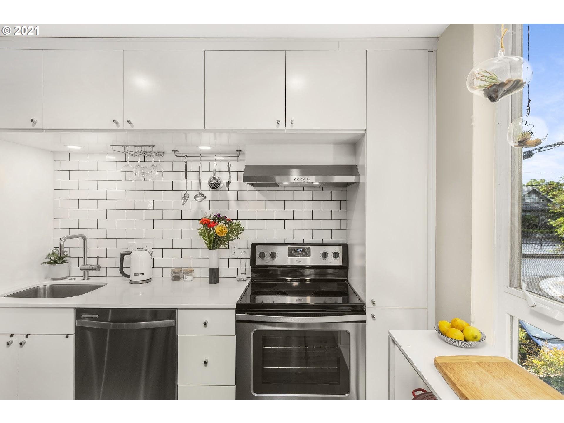 Photo #2: 21134603 Listing 