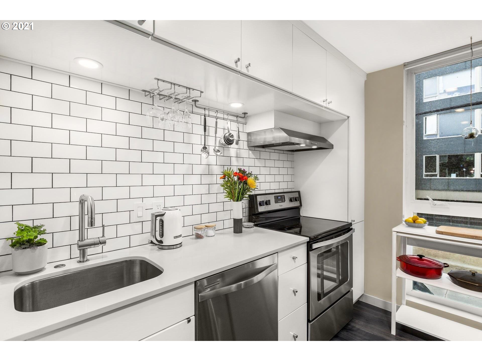 Photo #3: 21134603 Listing 