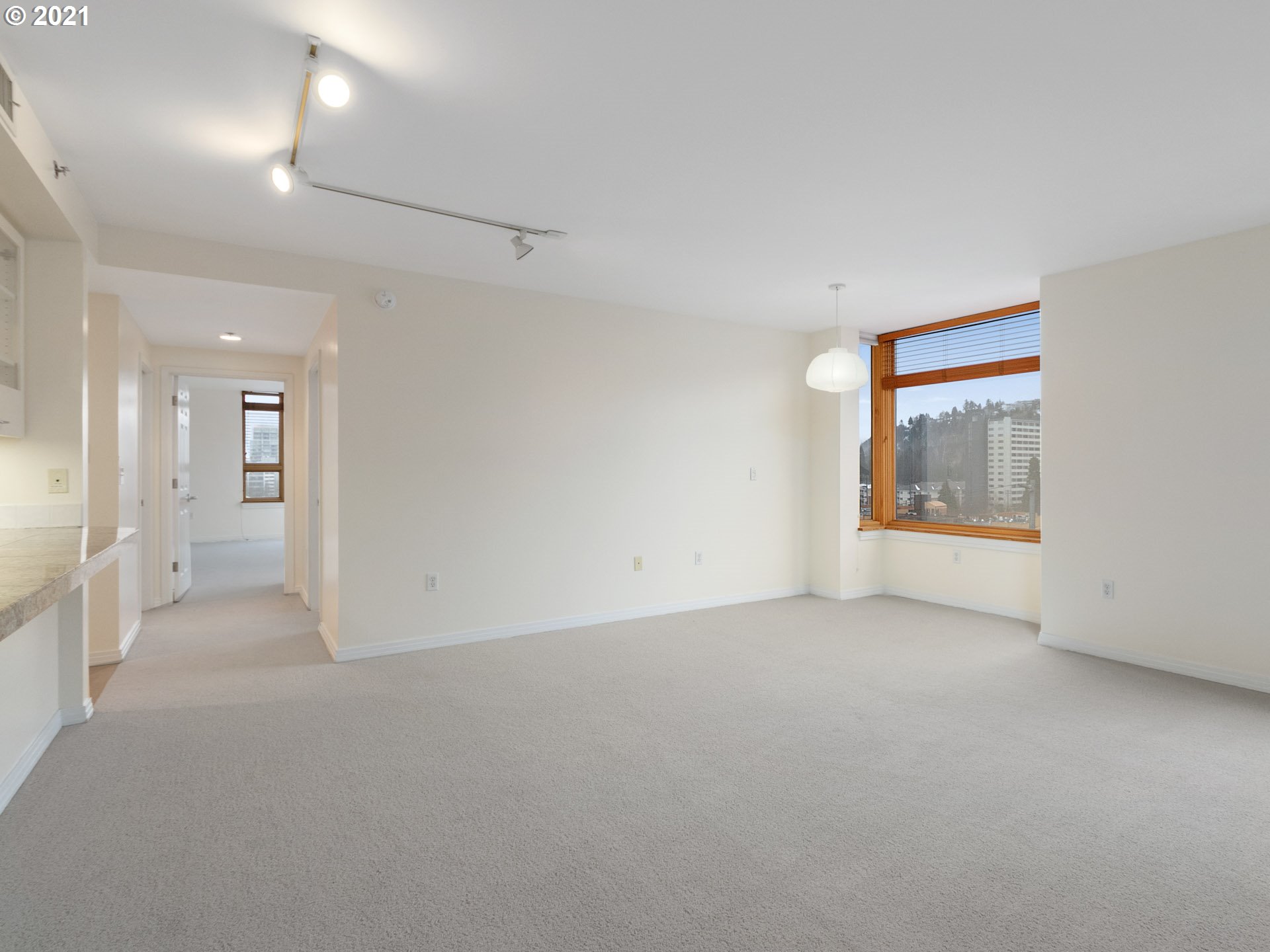 Photo #2: 21137234 Listing 