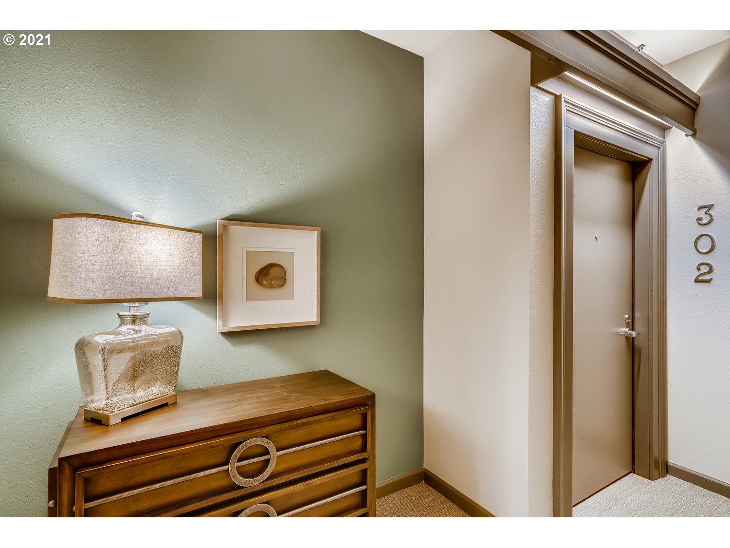 Photo #5: 21137552 Listing 