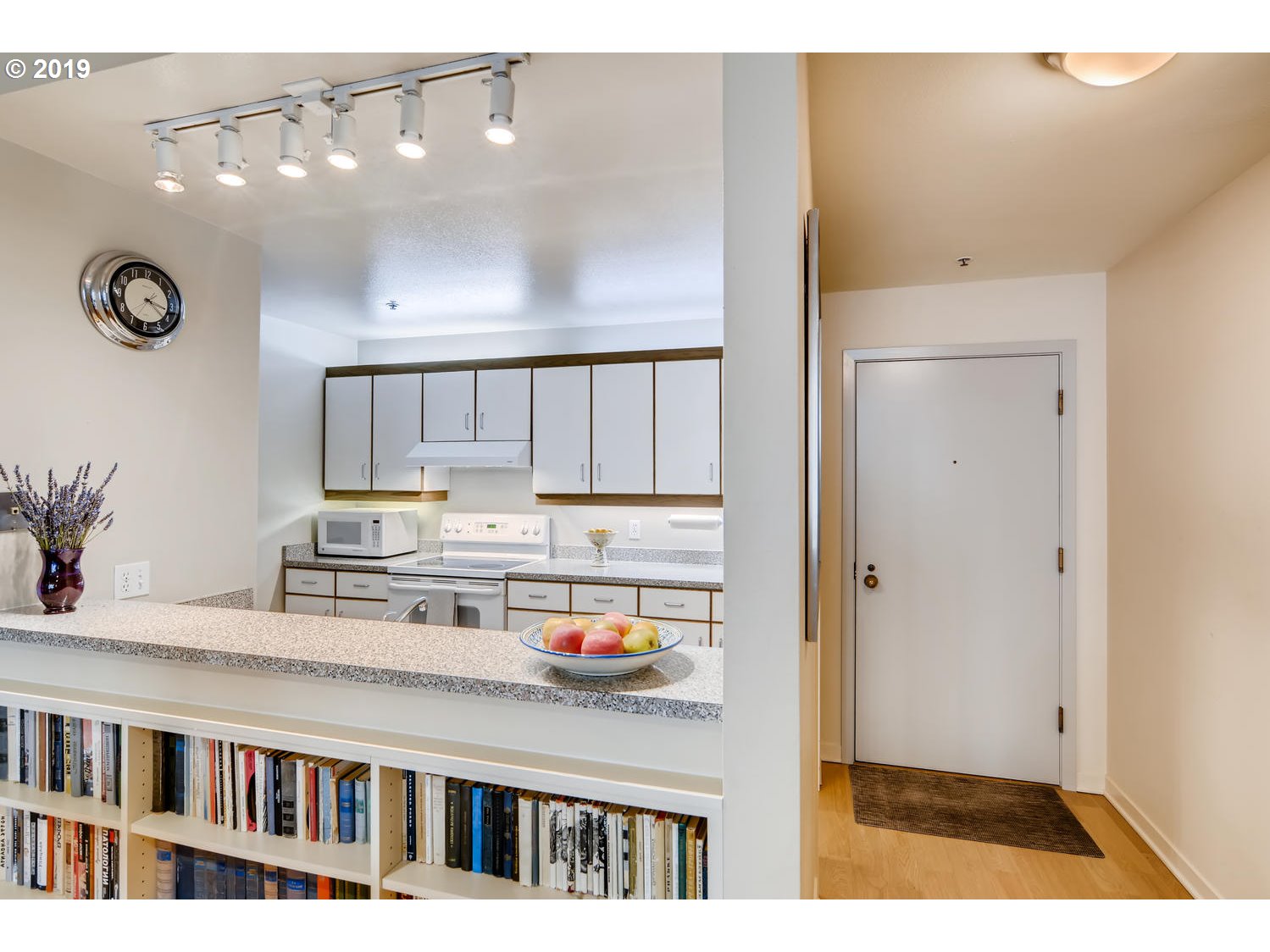 Photo #4: 21137552 Listing 