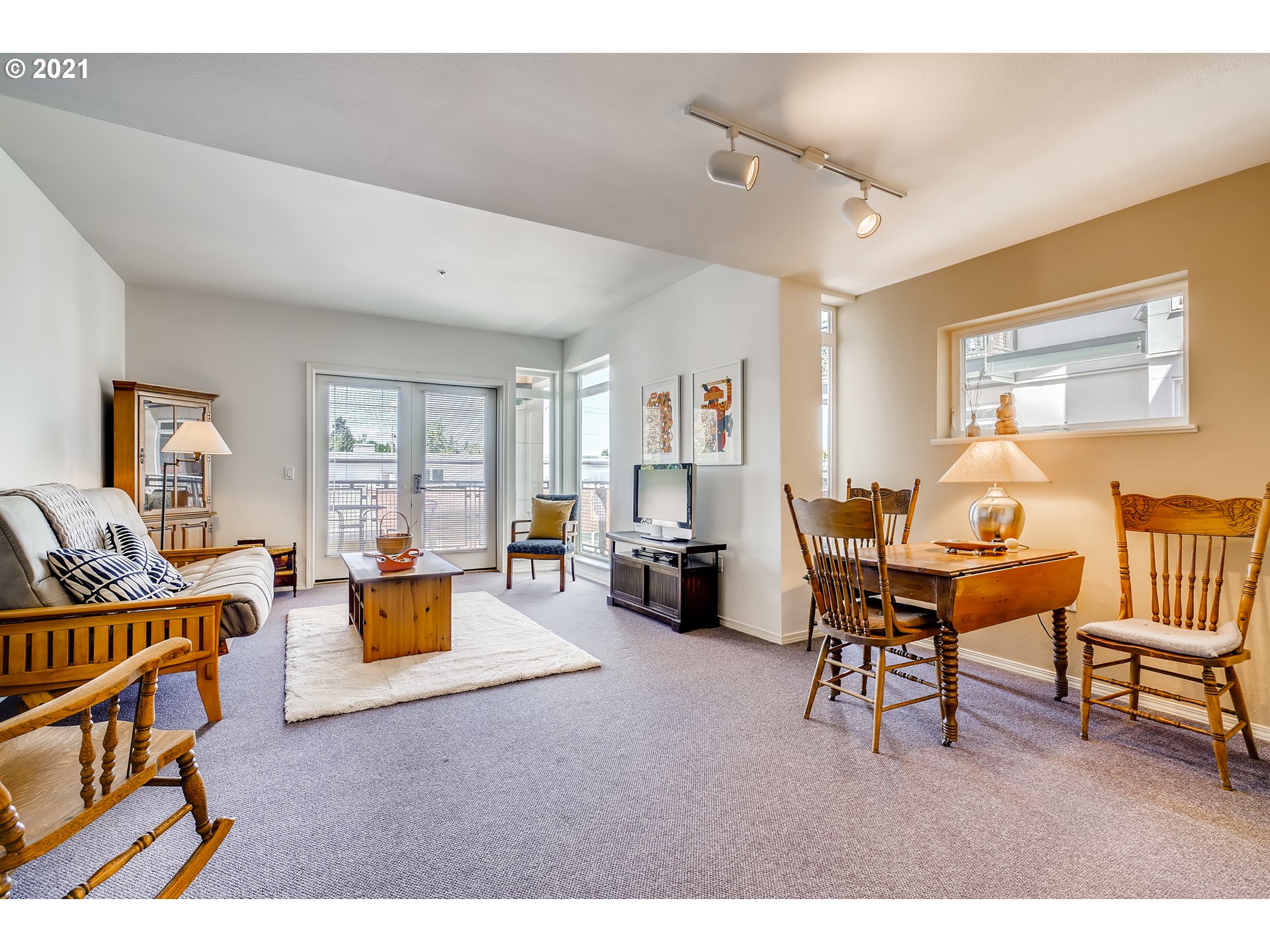 Photo #6: 21137580 Listing 