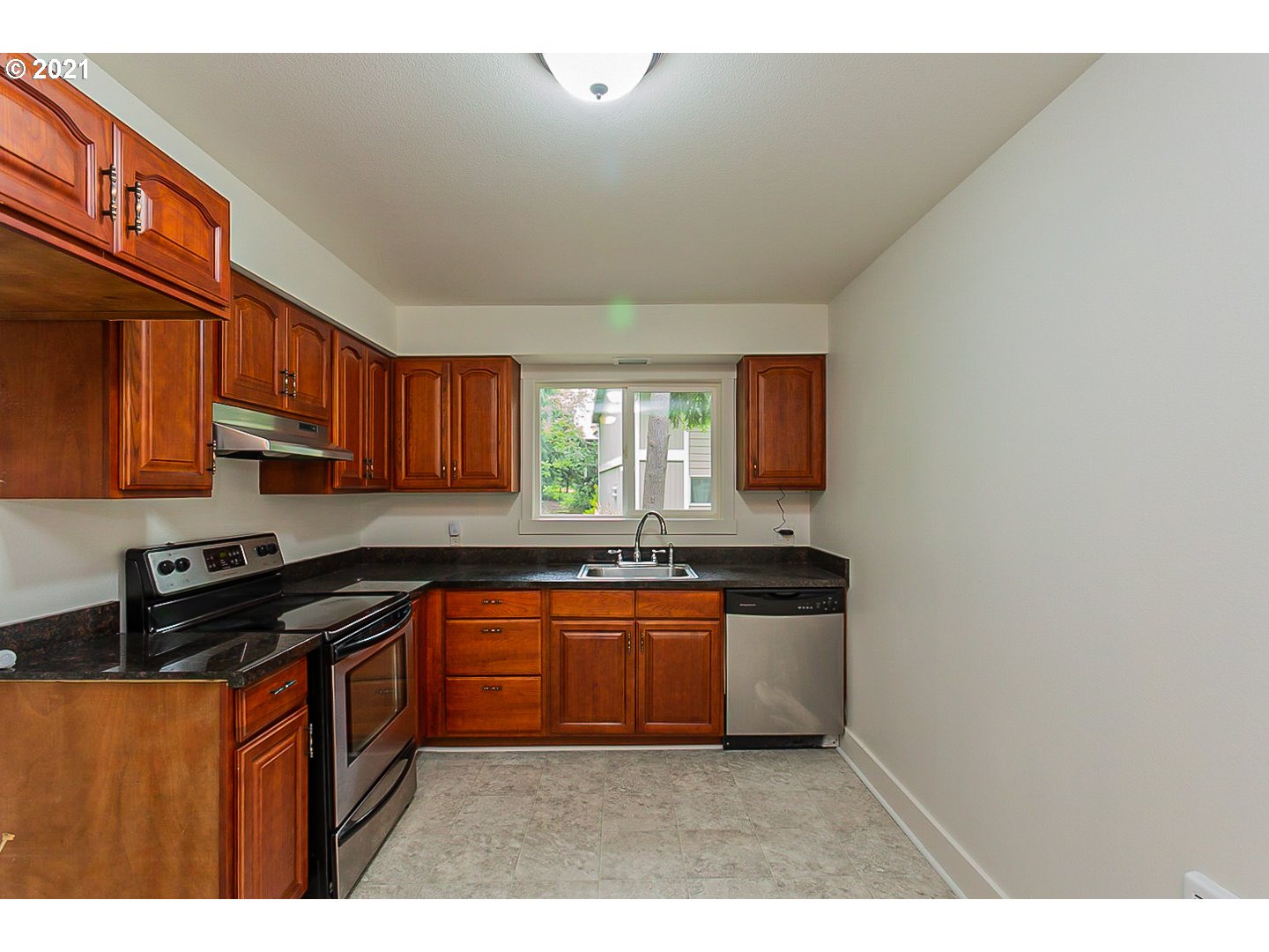 Photo #2: 21138815 Listing 