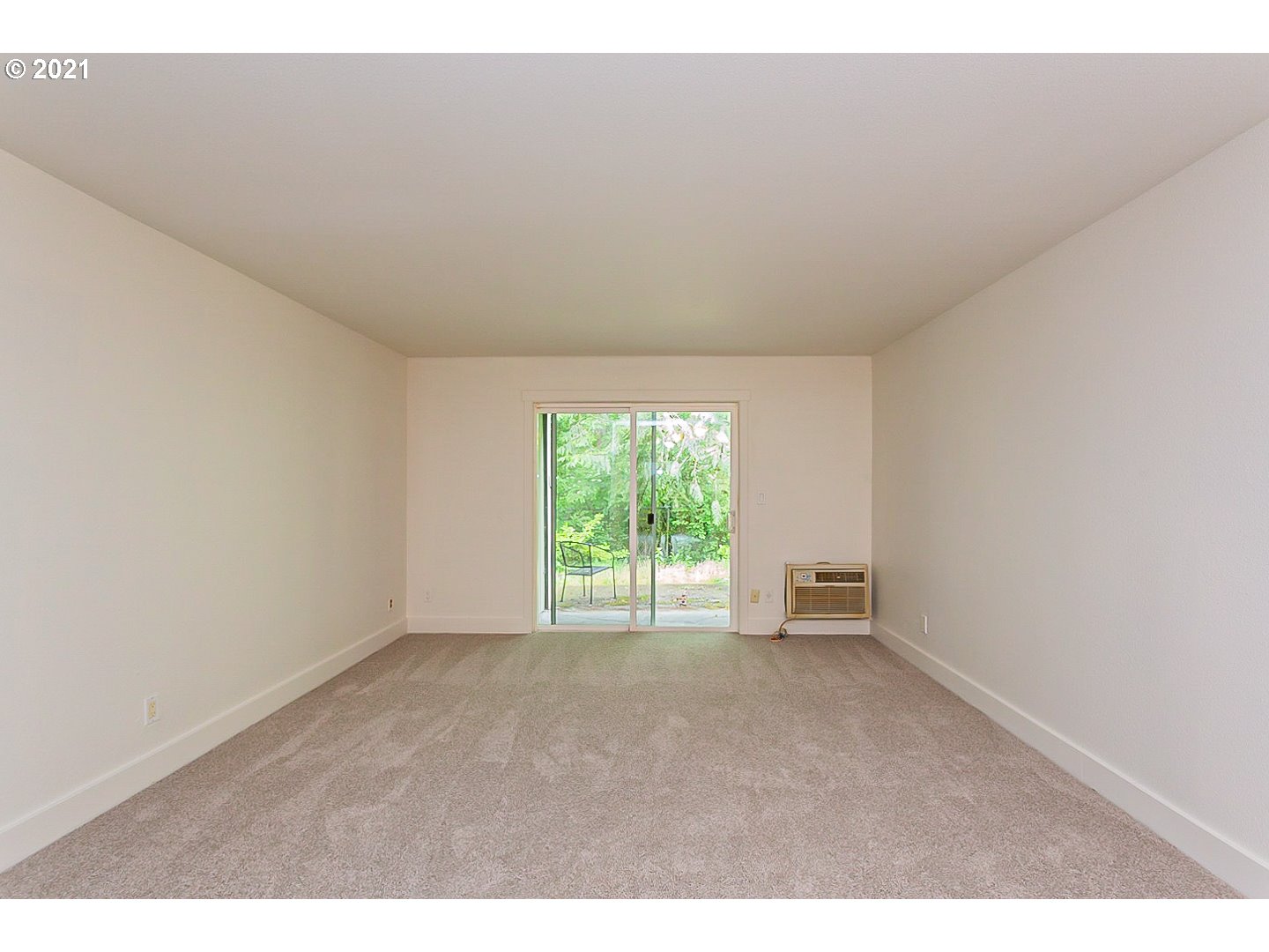 Photo #3: 21138815 Listing 