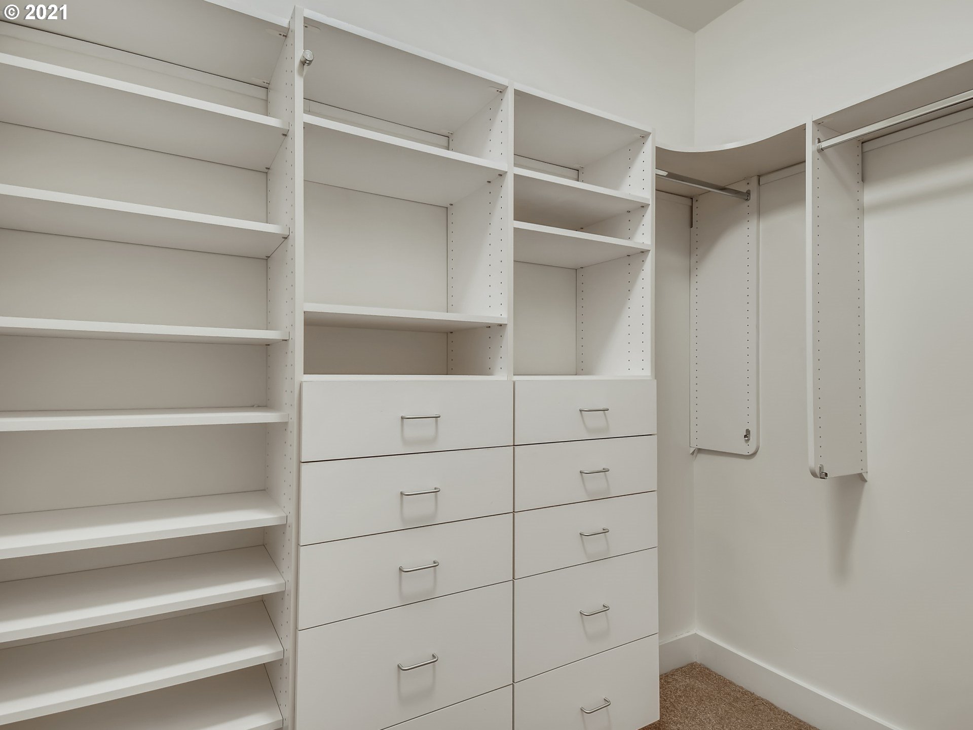 Photo #6: 21139817 Listing 