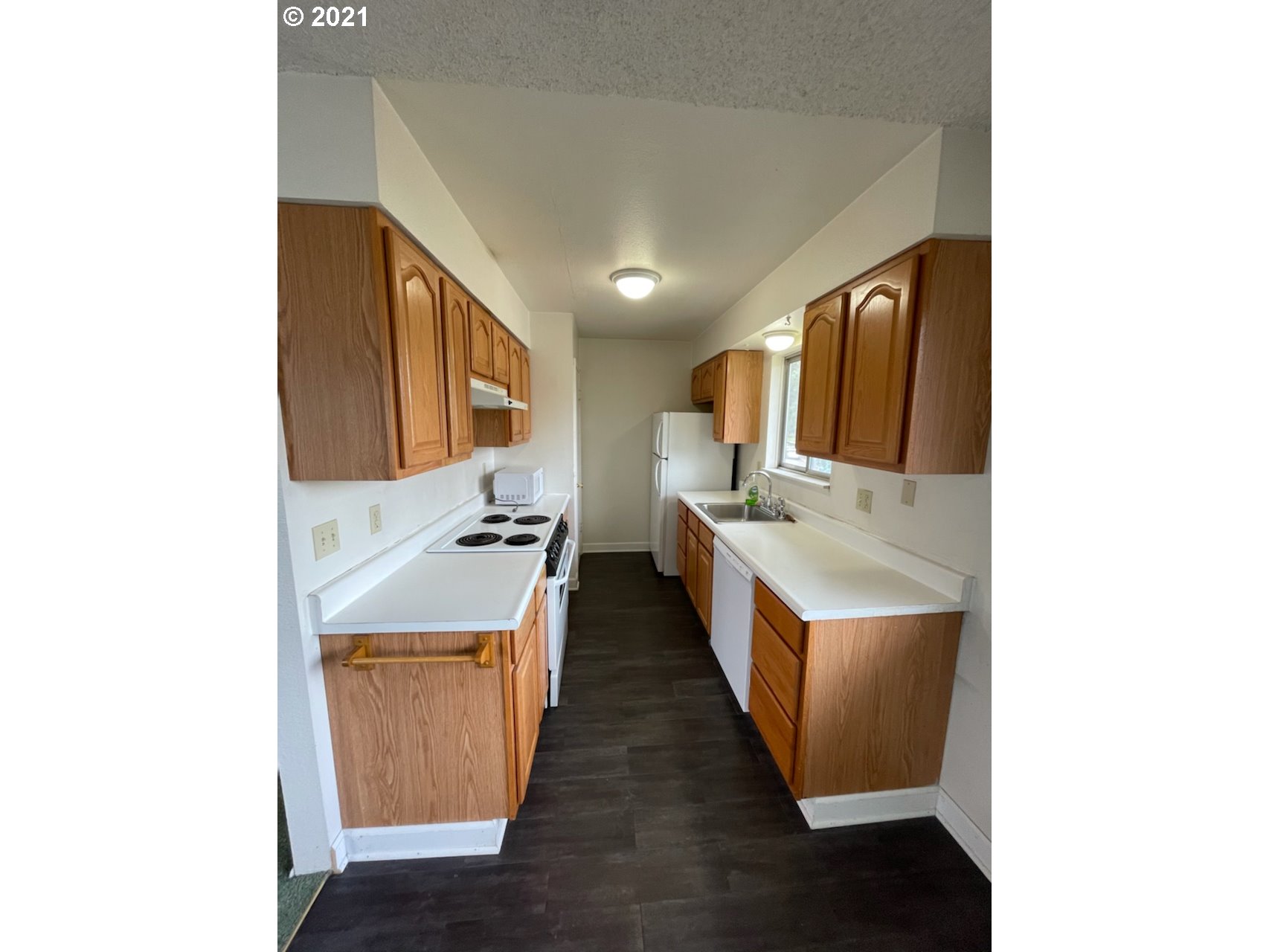 Photo #4: 21140951 Listing 