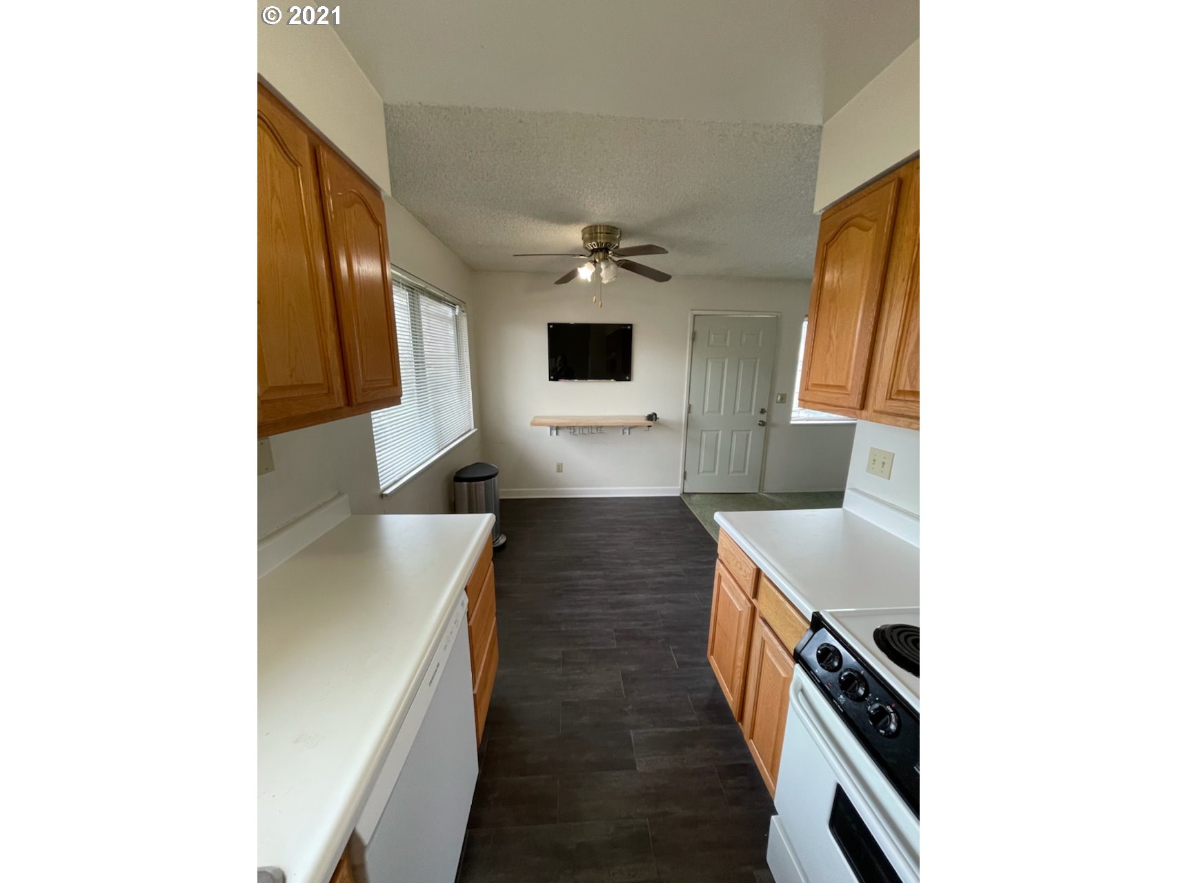 Photo #5: 21140951 Listing 