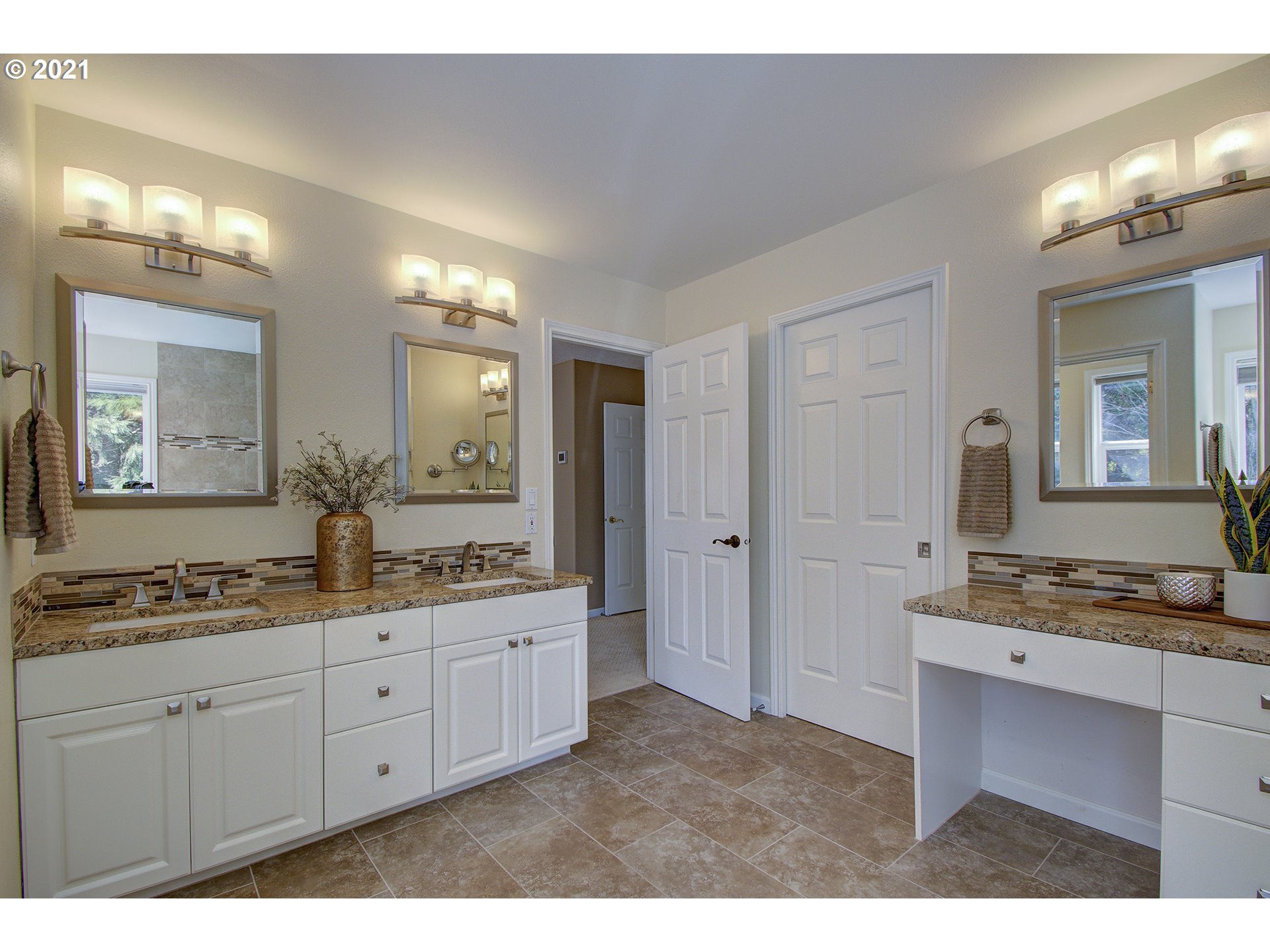 Bathroom, Attached-Double Sinks