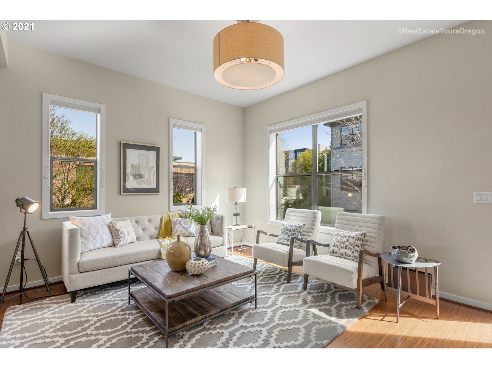 Photo #4: 21142033 Listing 