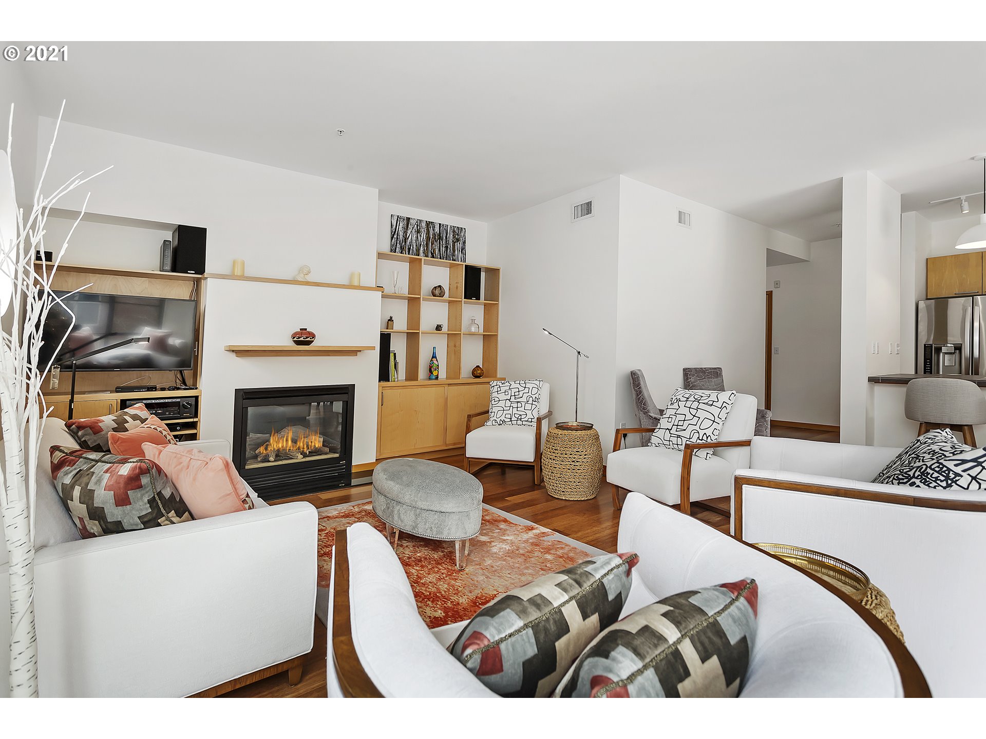 Photo #4: 21142432 Listing 