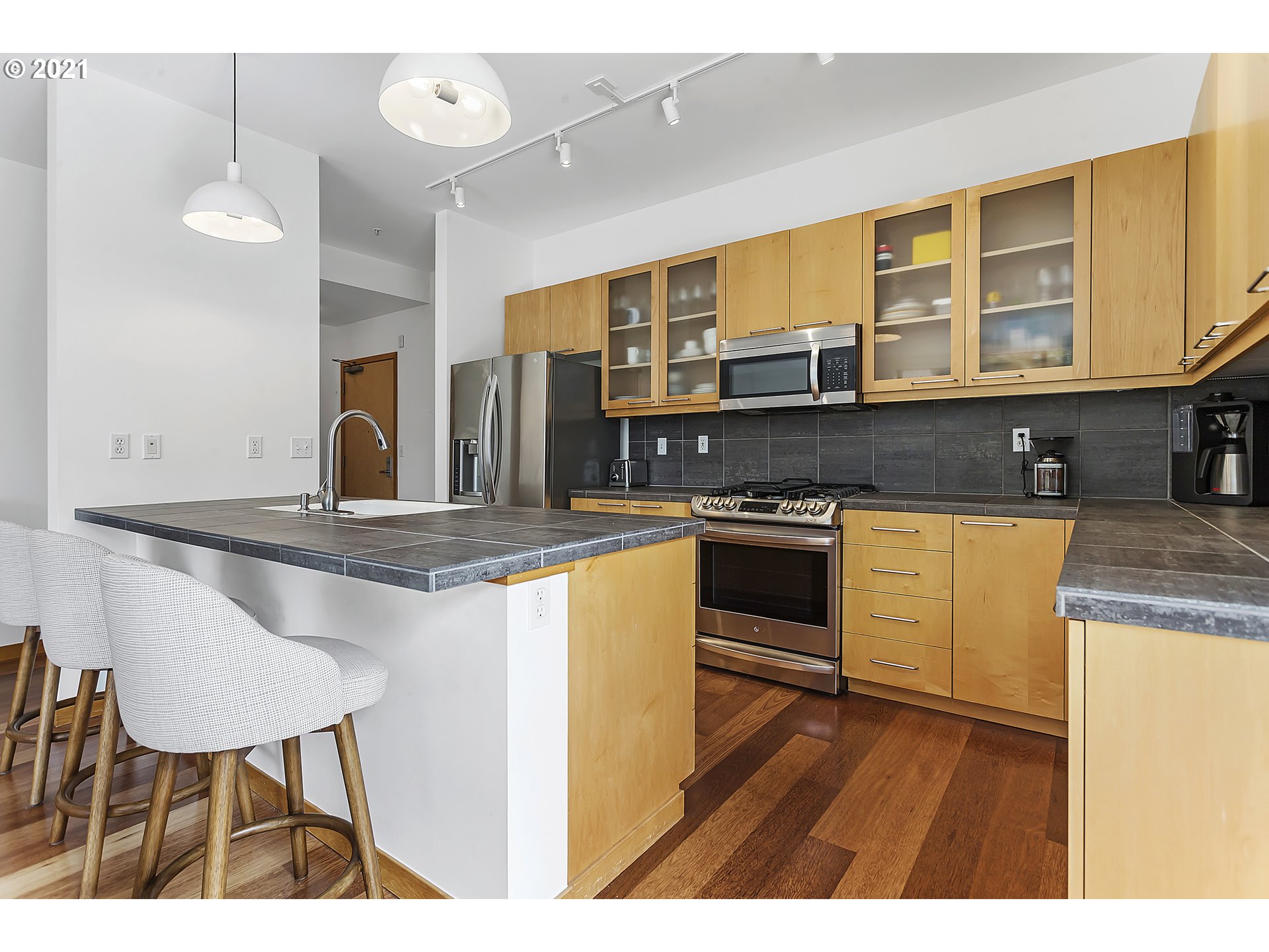 Photo #6: 21142432 Listing 