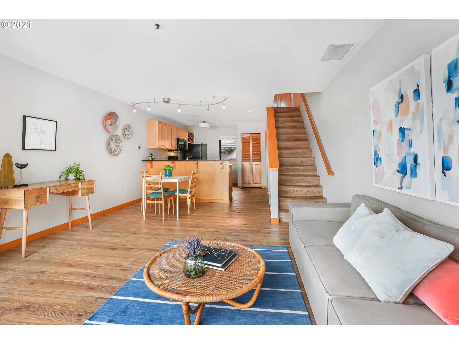 Photo #6: 21143159 Listing 