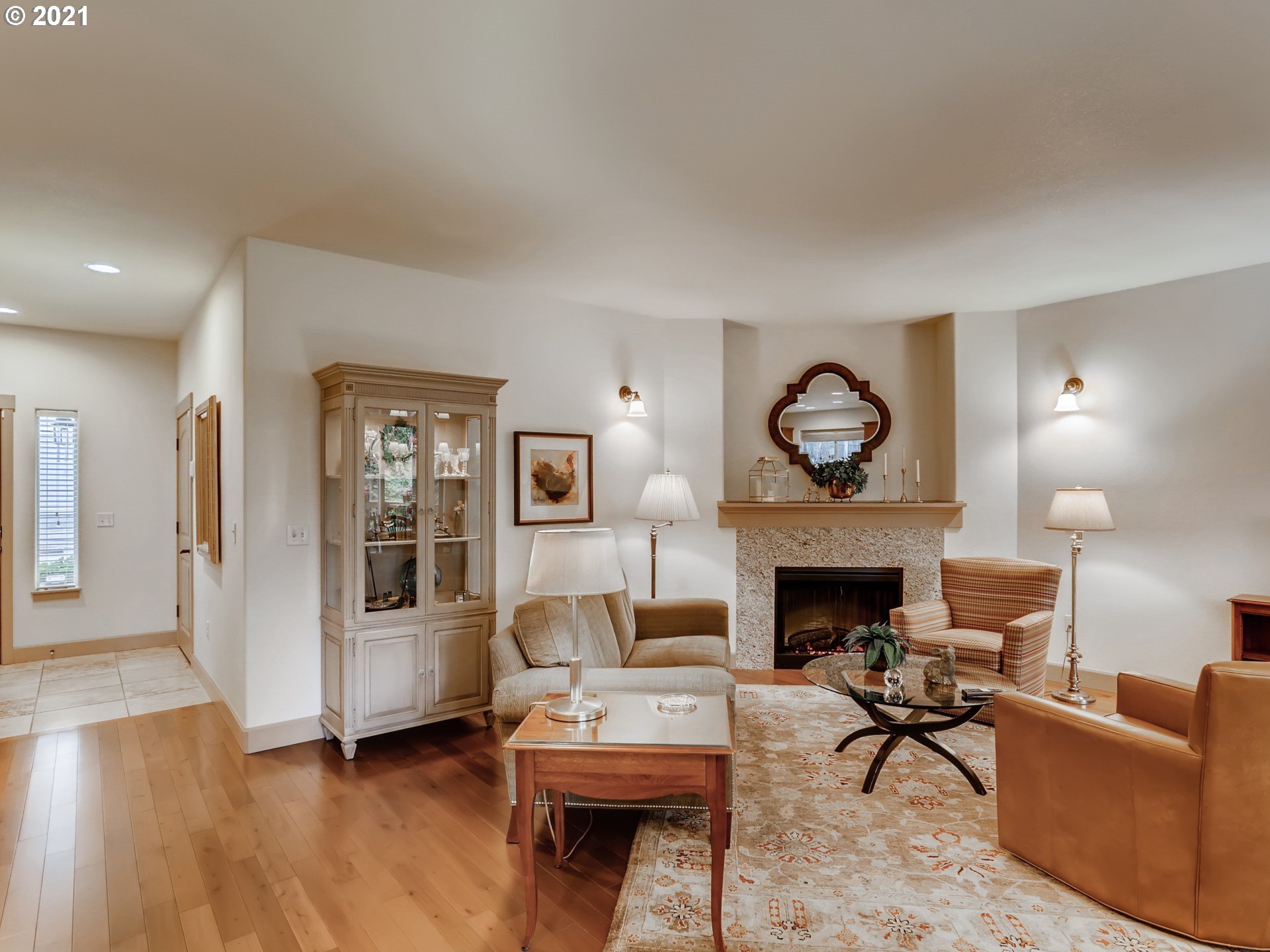 Photo #5: 21144381 Listing 