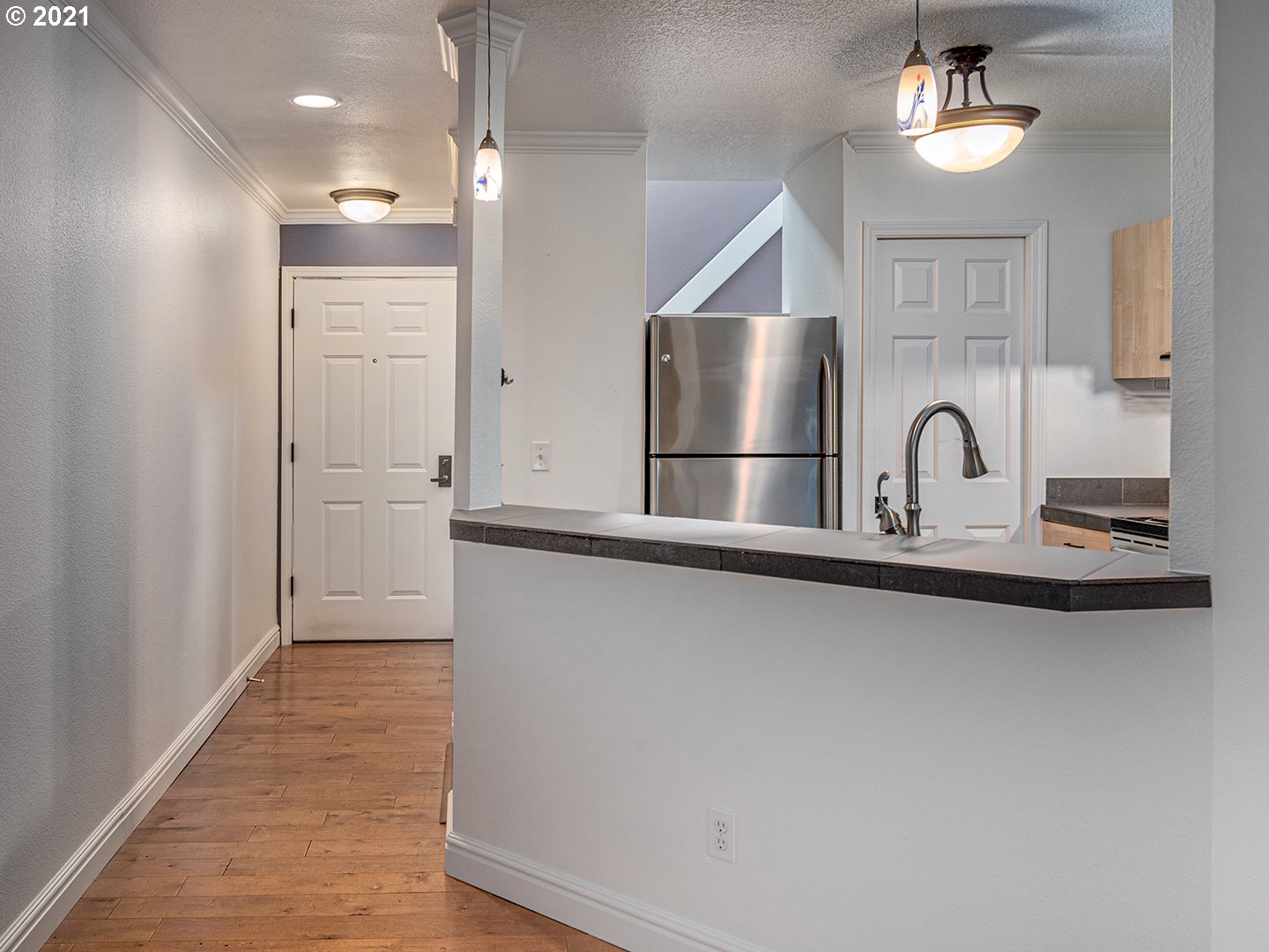 Photo #3: 21150383 Listing 