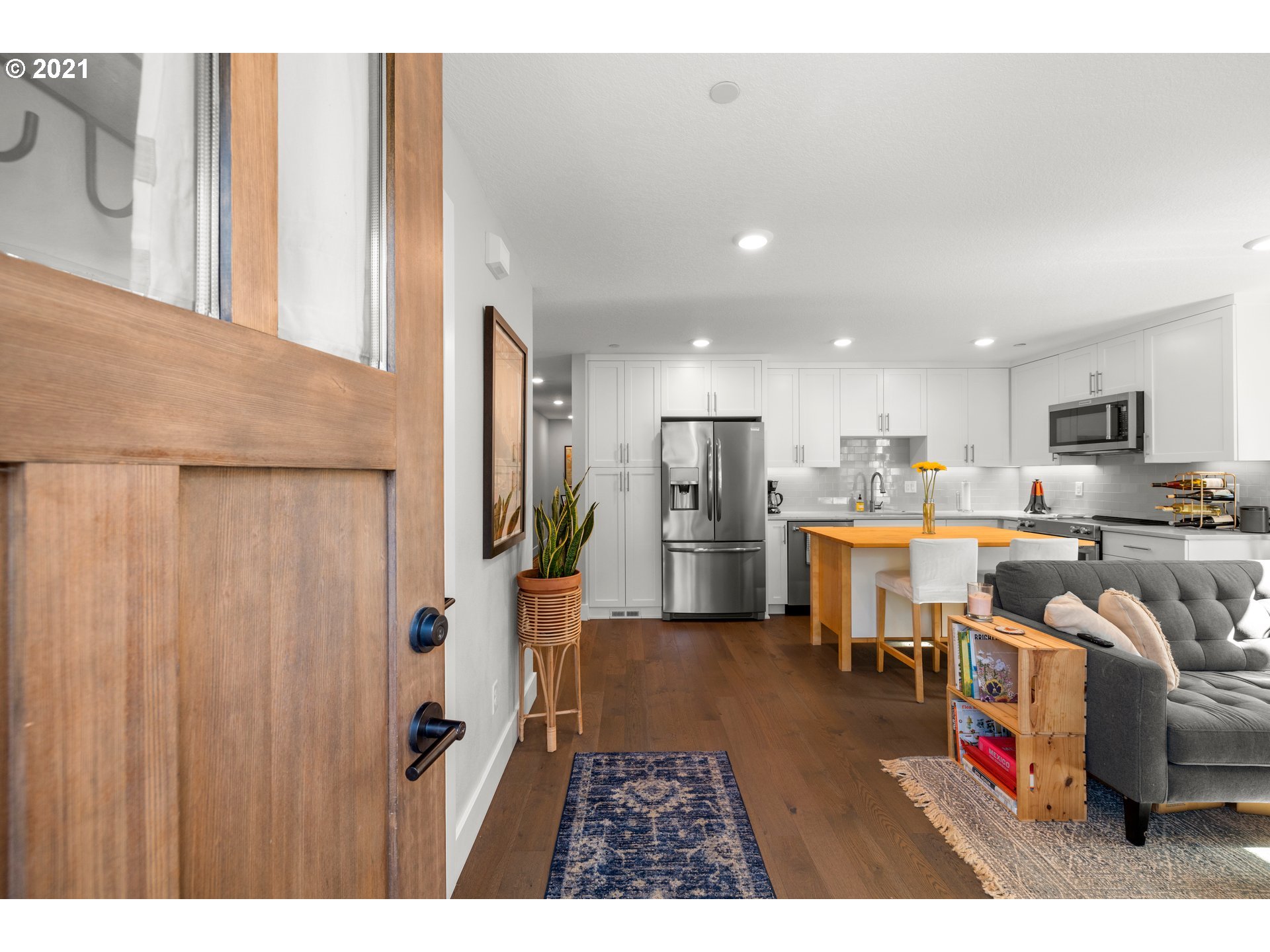 Photo #2: 21151240 Listing 