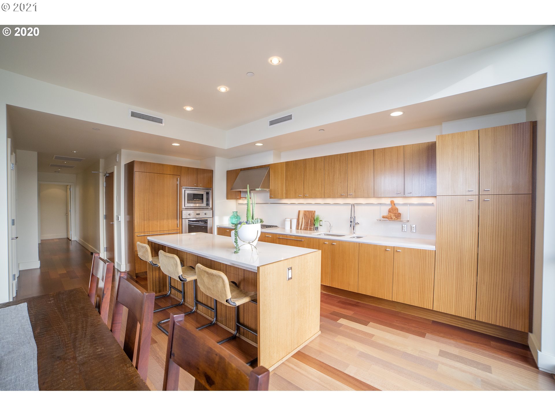 Photo #2: 21154473 Listing 