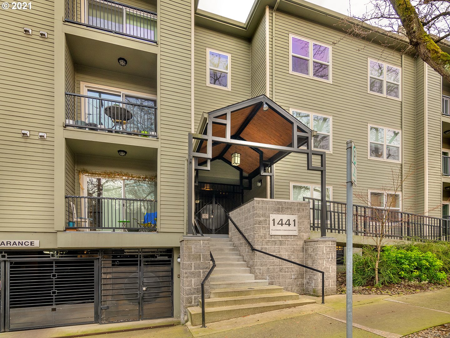 Photo #3: 21155425 Listing 