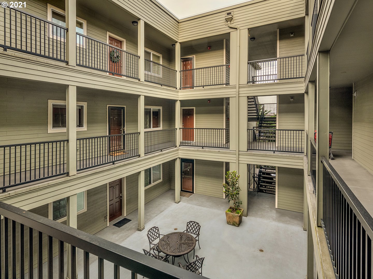 Photo #5: 21155425 Listing 