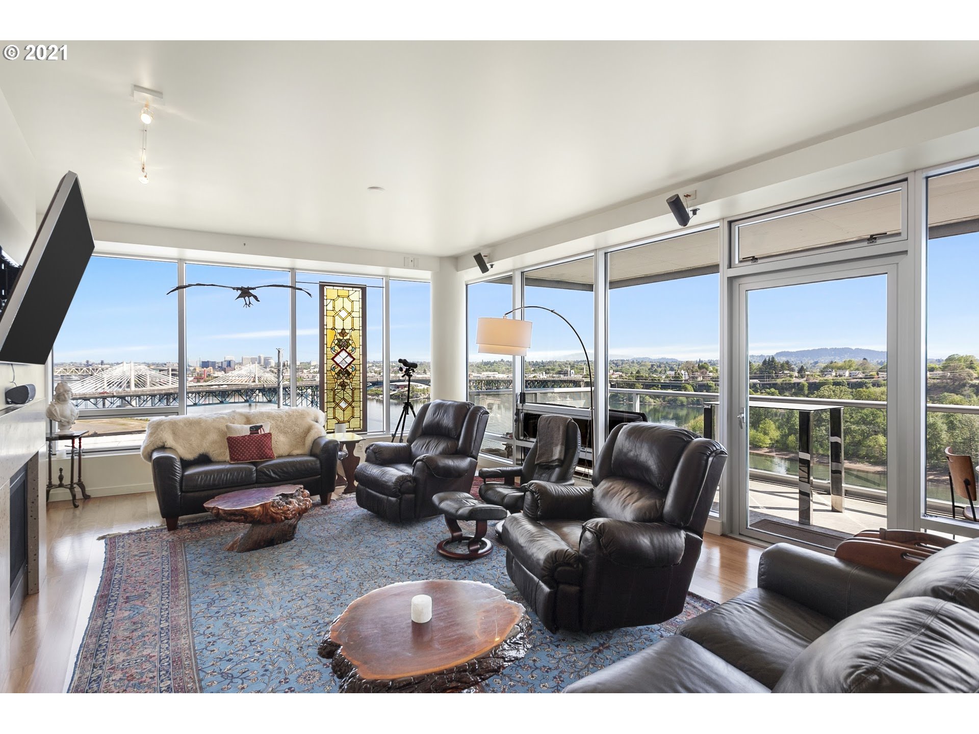 Photo #2: 21155638 Listing 