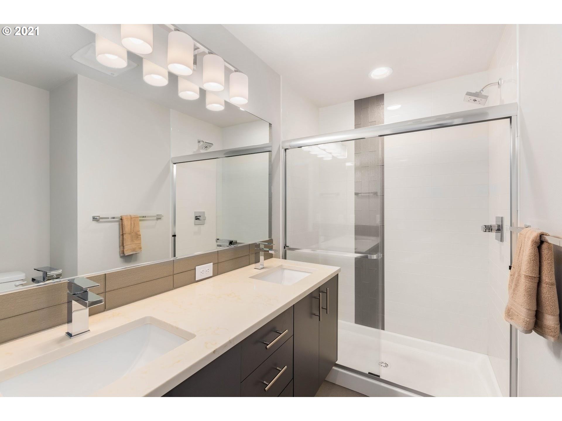 Photo #6: 21157033 Listing 