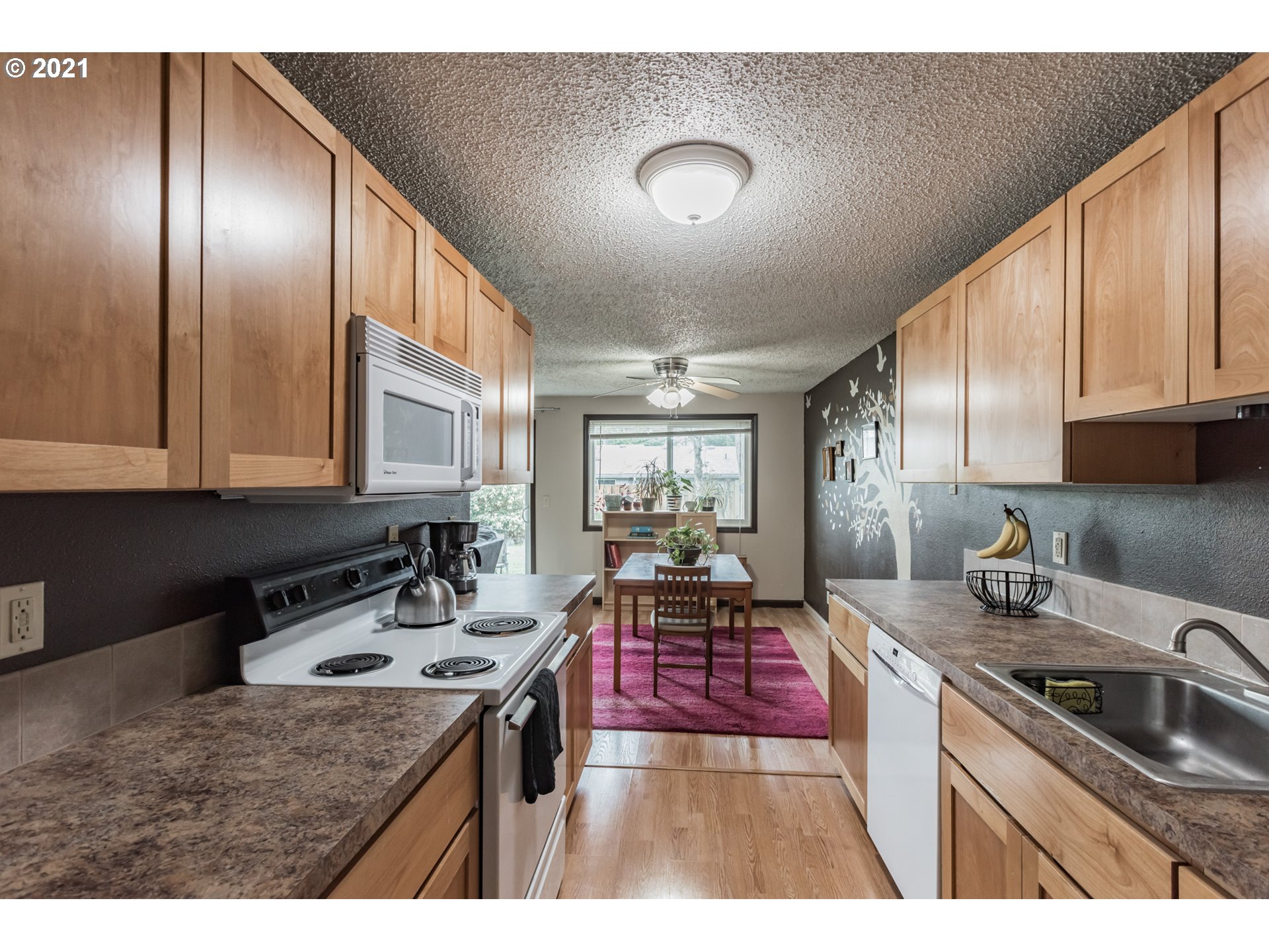 Photo #4: 21158976 Listing 