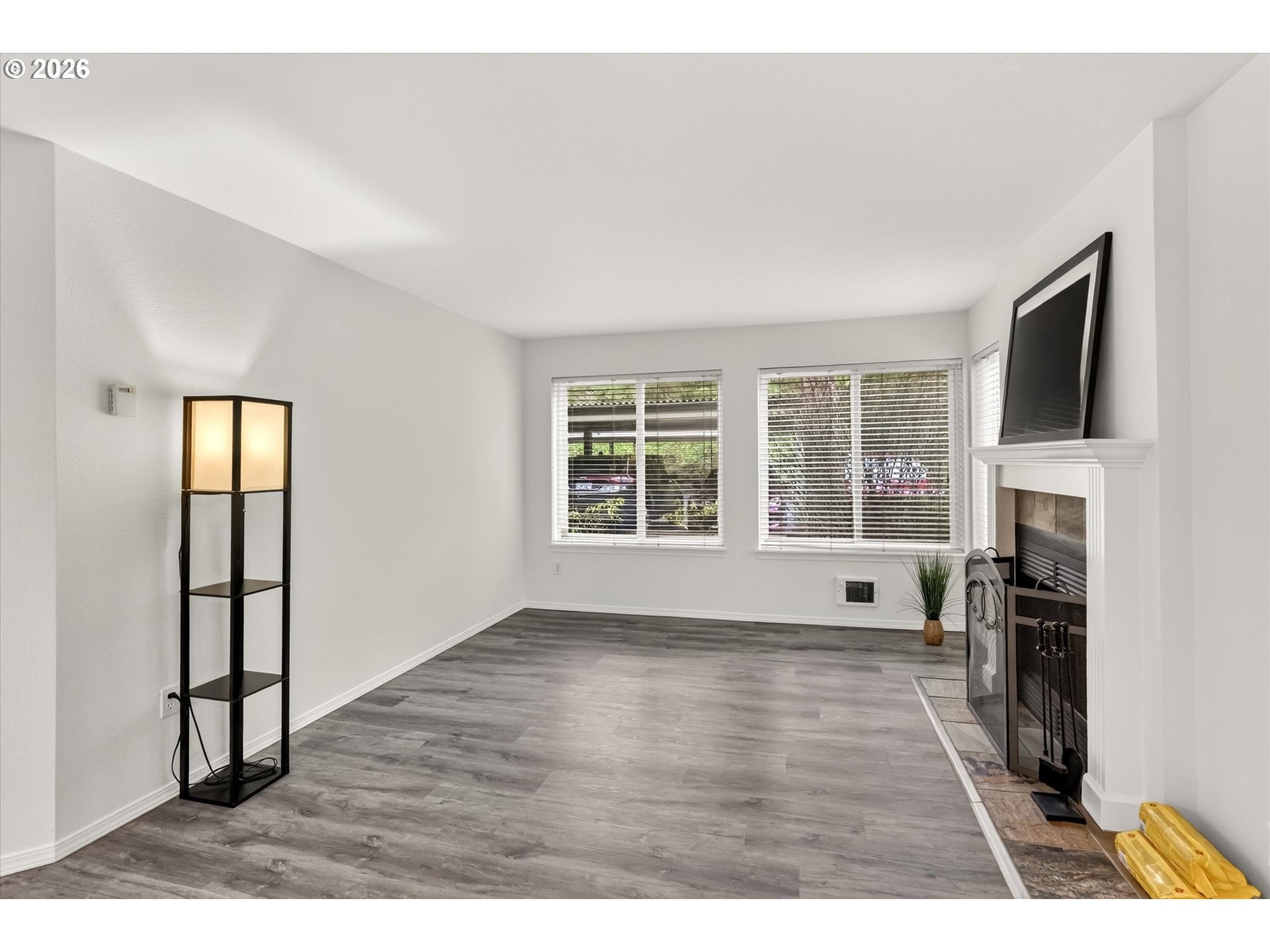 Photo #3: 211601735 Listing: Photo #3