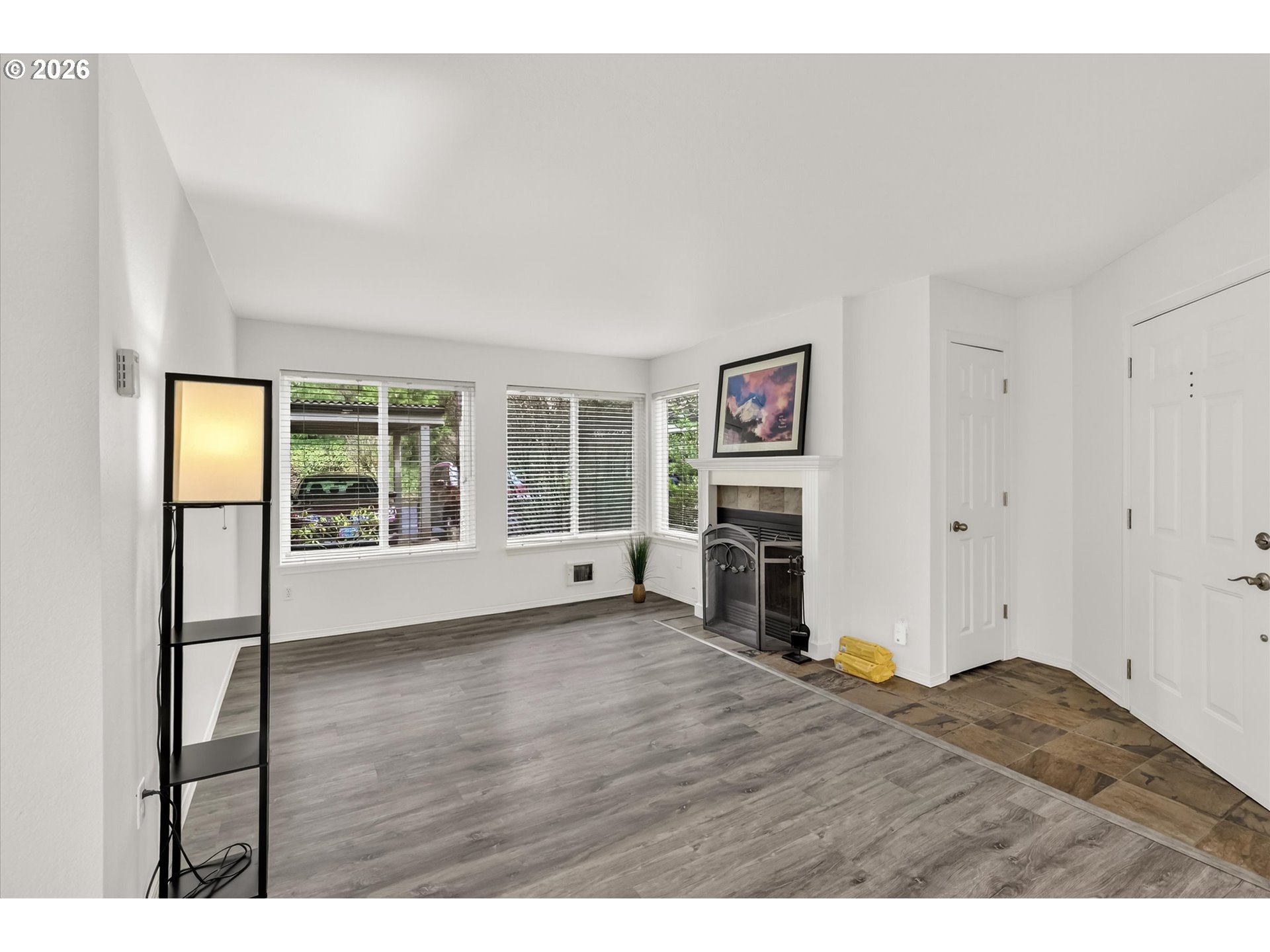 Photo #4: 211601735 Listing: Photo #4