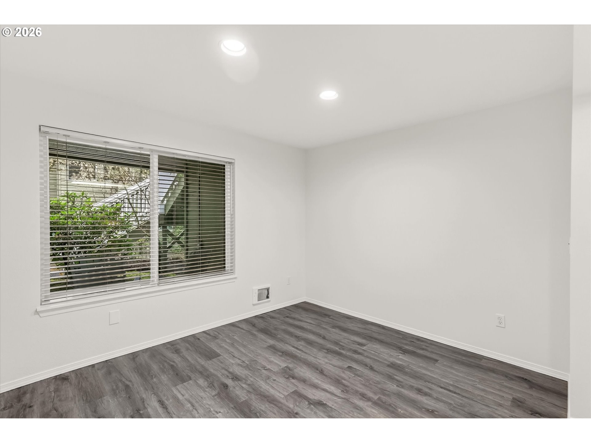 Photo #7: 211601735 Listing: Photo #7