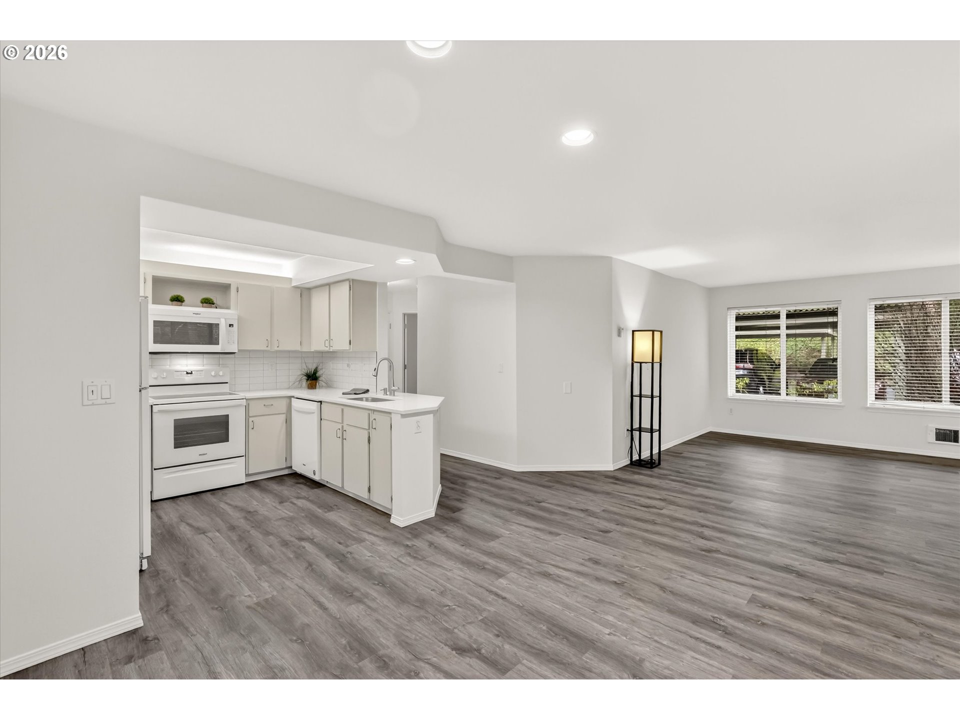 Photo #9: 211601735 Listing: Photo #9