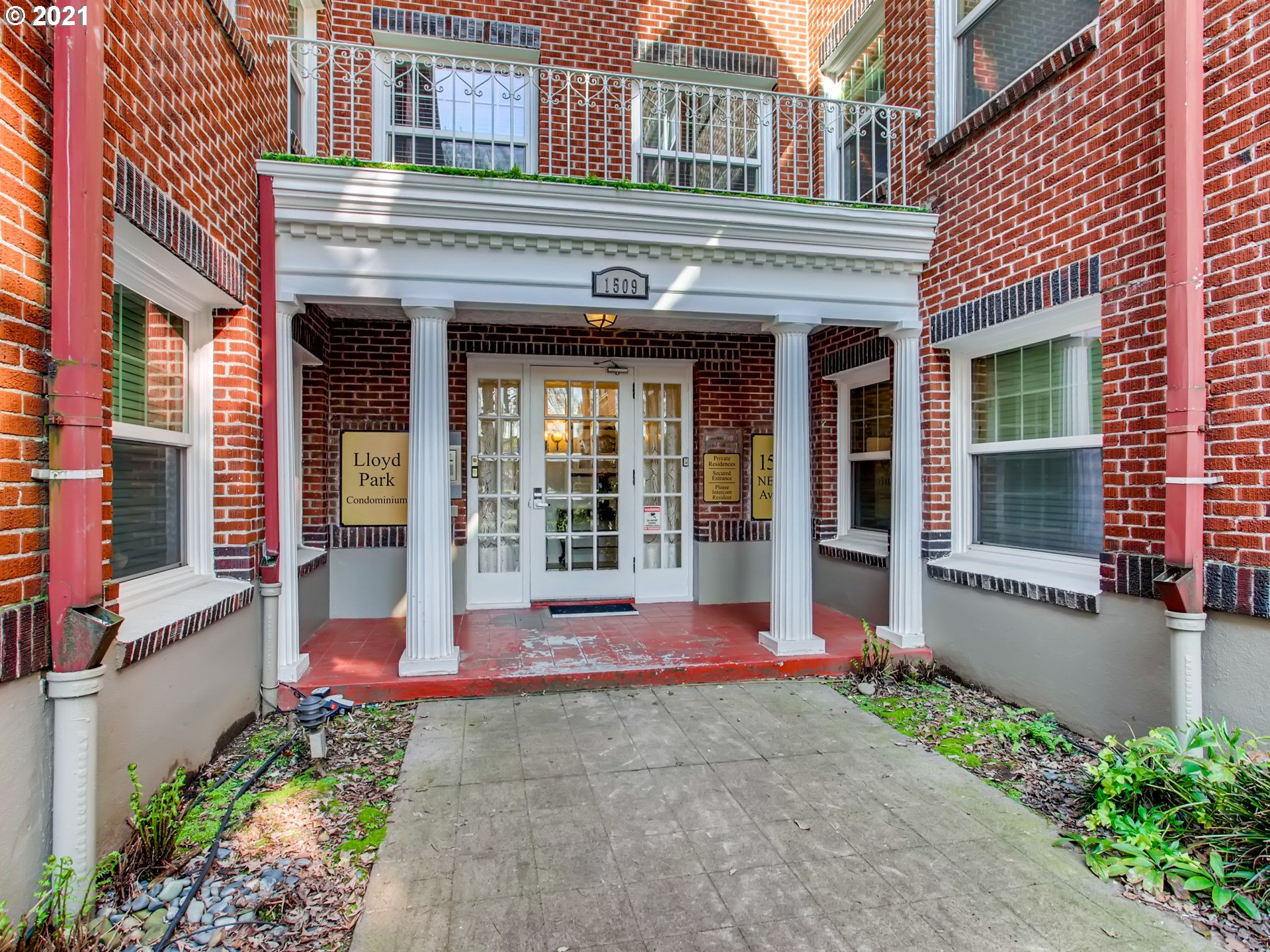 Photo #4: 21160664 Listing 